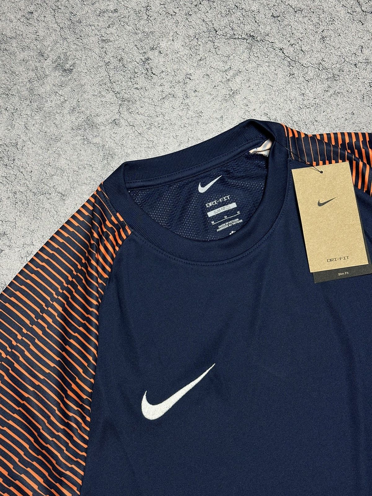 Nike Nike Dri-Fit Academy Blue Jersey T-Shirt Size US M / EU 48-50 / 2 - 4 Thumbnail