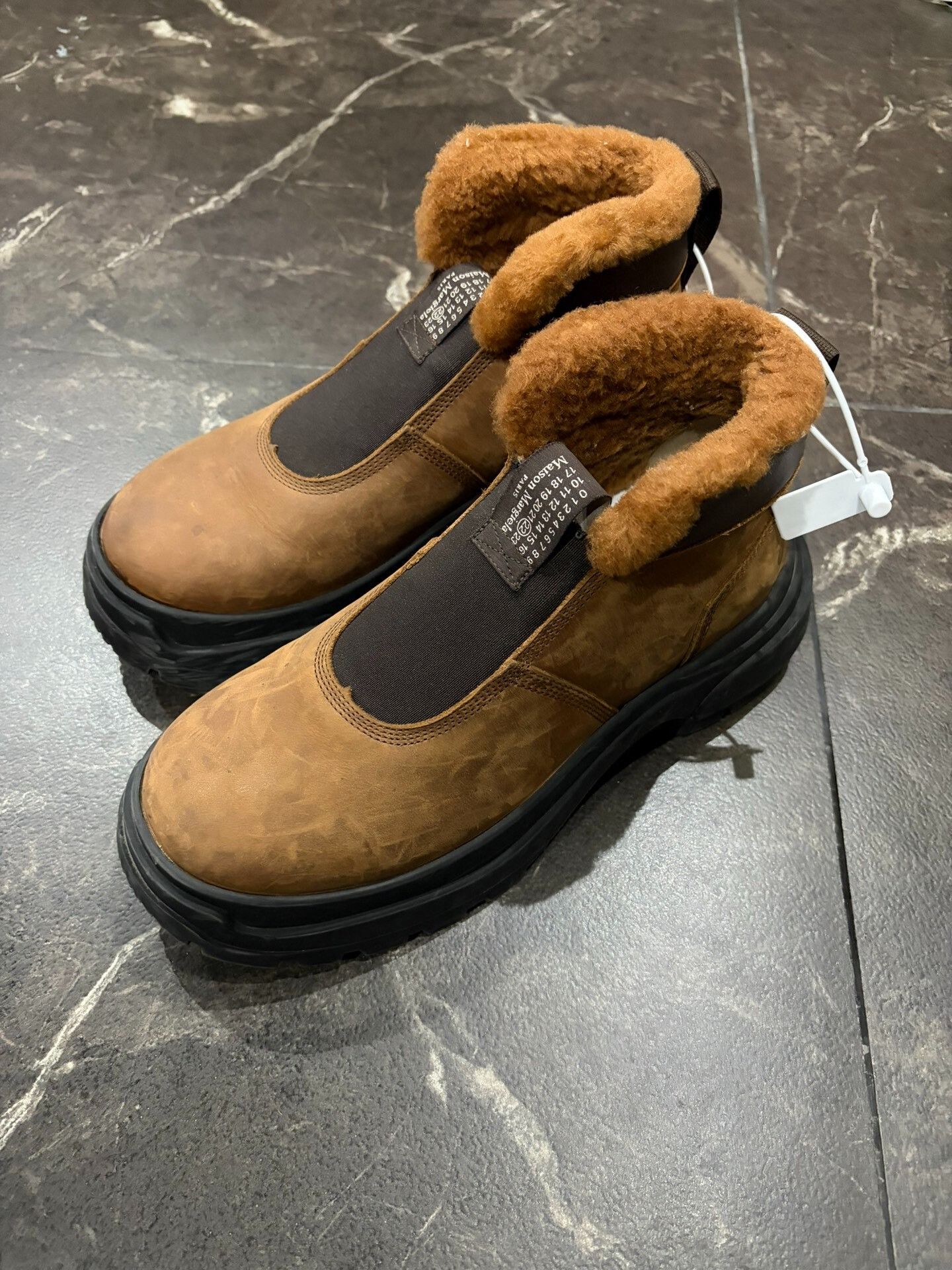Maison Margiela Maison Margiela Fur-Lined Ankle Boots Size US 7 / IT 37 - 1 Thumbnail