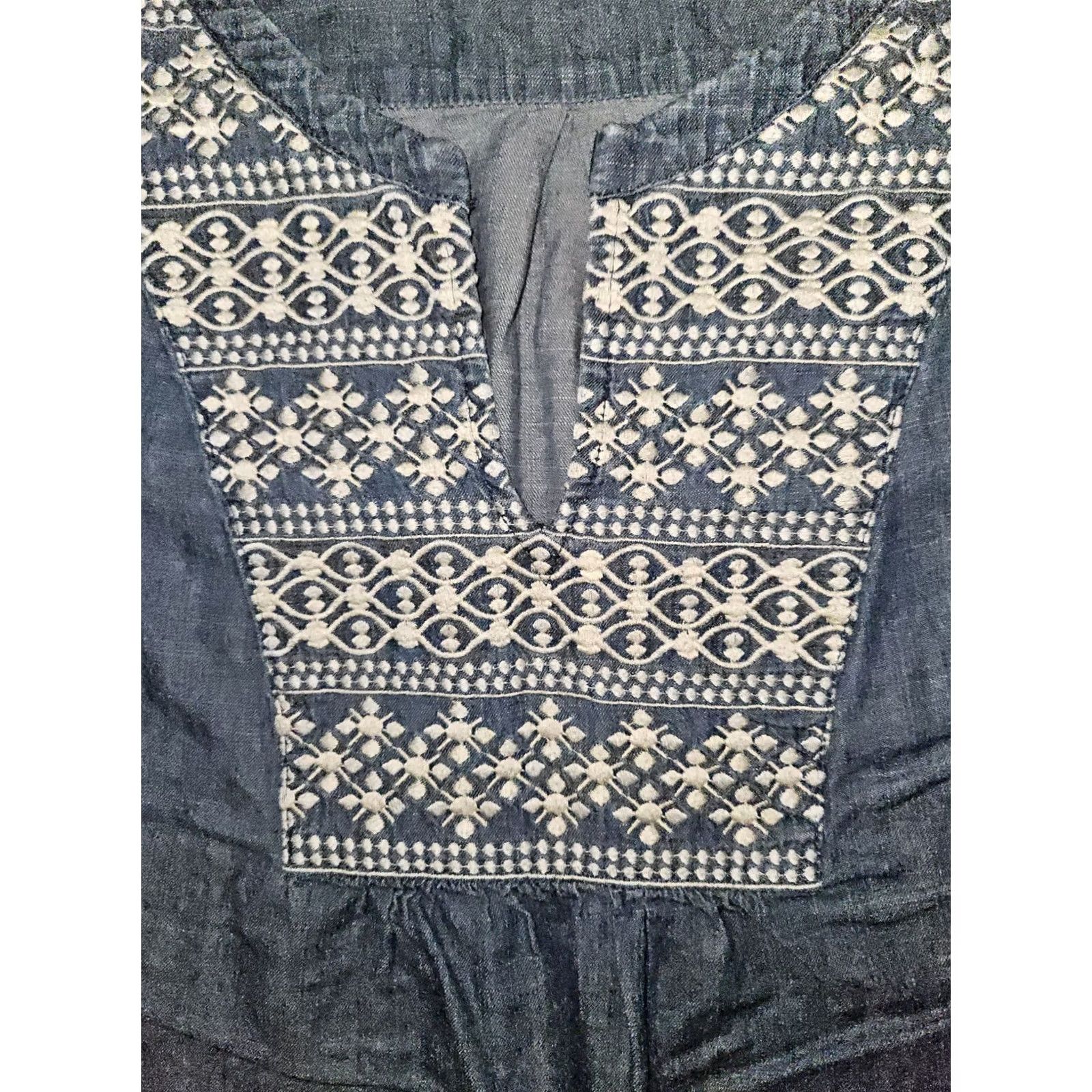 Vineyard Vines Vineyard Vines Chambray Top Women's Large Blue Embroidered V-Neck Blouse Size L / US 10 / IT 46 - 5 Thumbnail