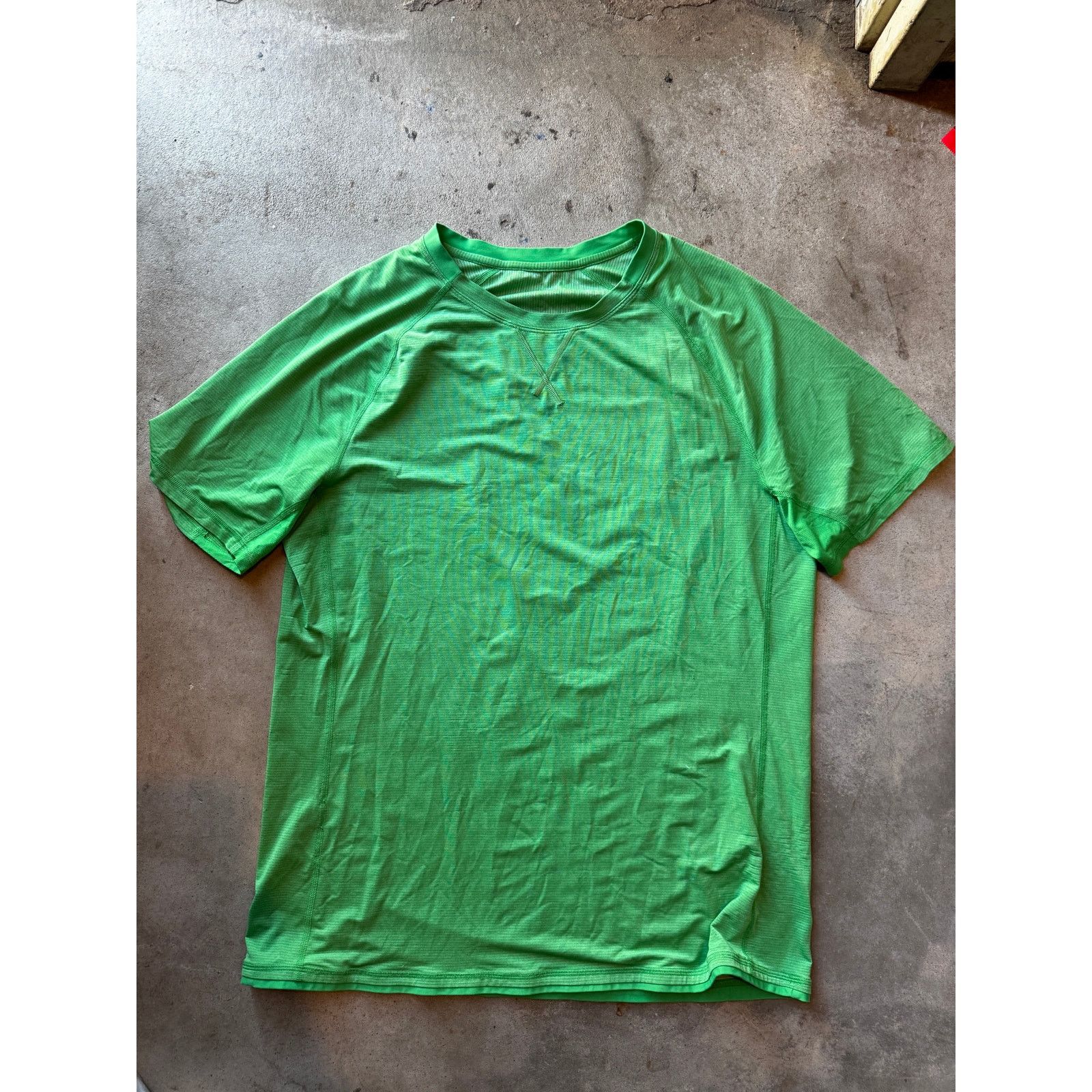 Lululemon Lululemon Mens Green Performance T-Shirt (M) Size US L / EU 52-54 / 3 - 1 Thumbnail