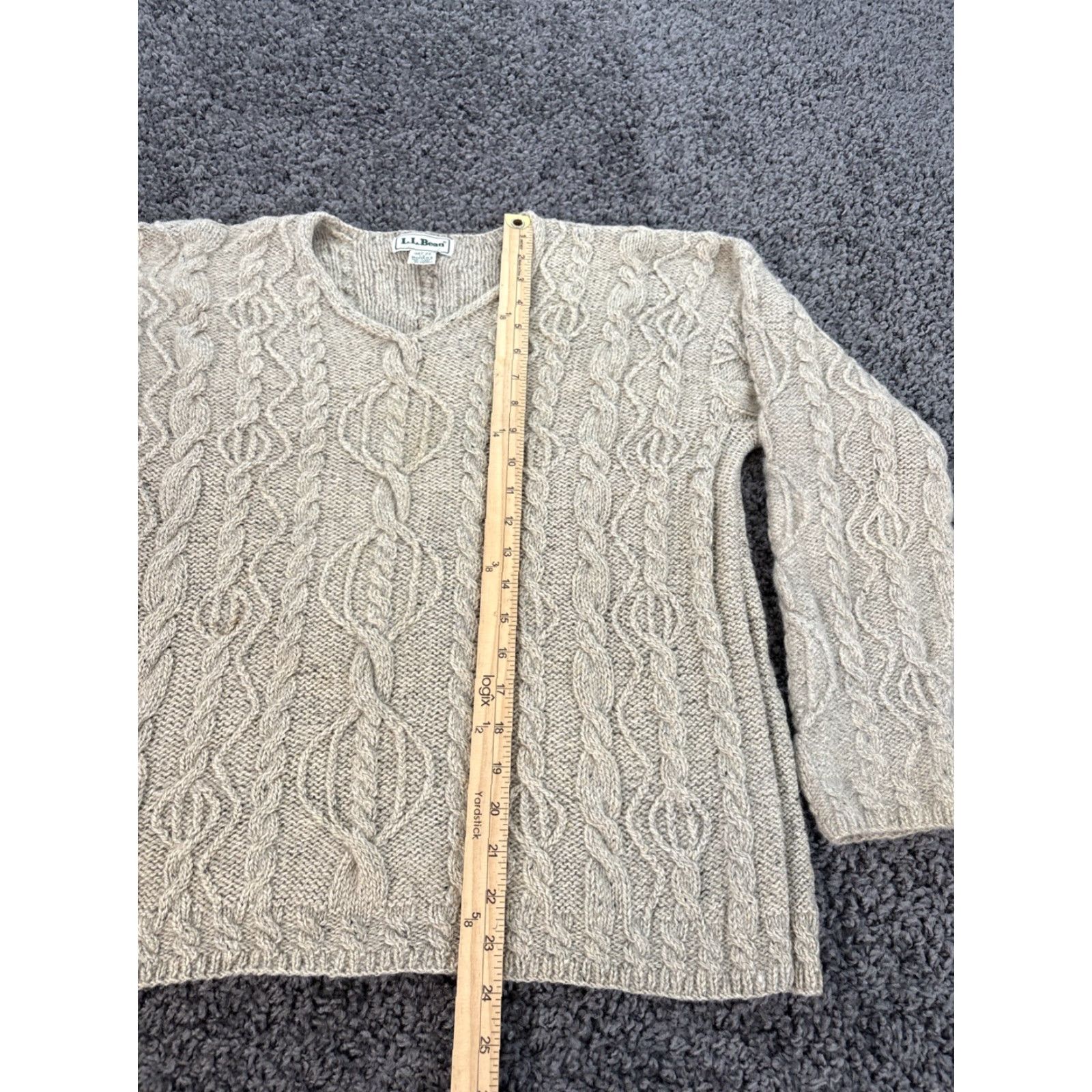 Vintage VINTAGE LL Bean Sweater Womens Large Wool Cable-Knit Oat Beige 90s V-Neck Pullover Boys? No, Women. Size L / US 10 / IT 46 - 2 Thumbnail