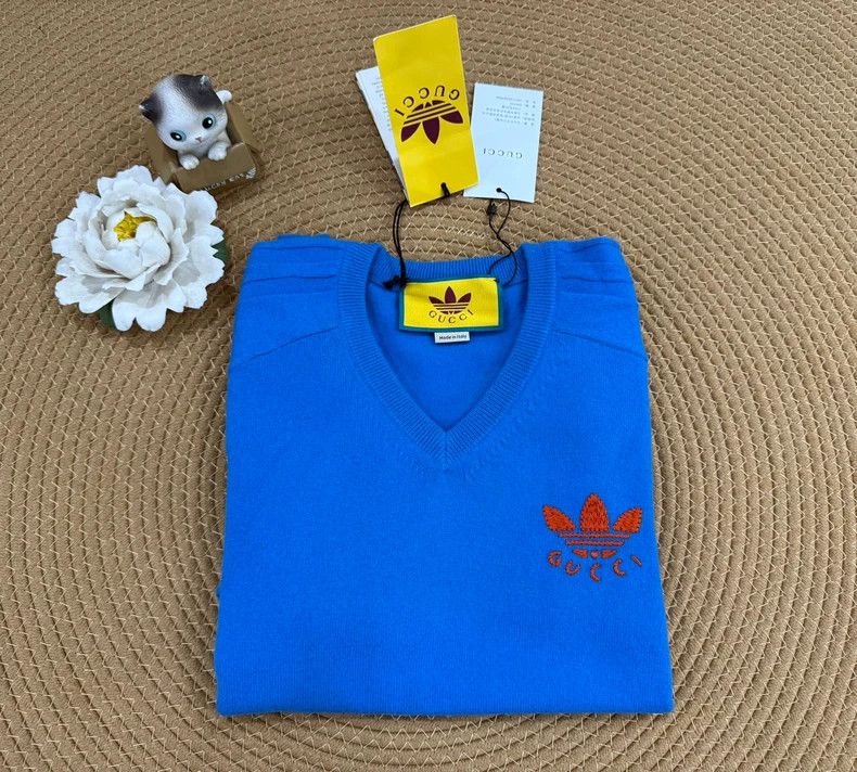 Gucci GucciAdidas co-branded blue V-neck short sleeves 2503-Nexta Size US XS / EU 42 / 0 - 9 Thumbnail