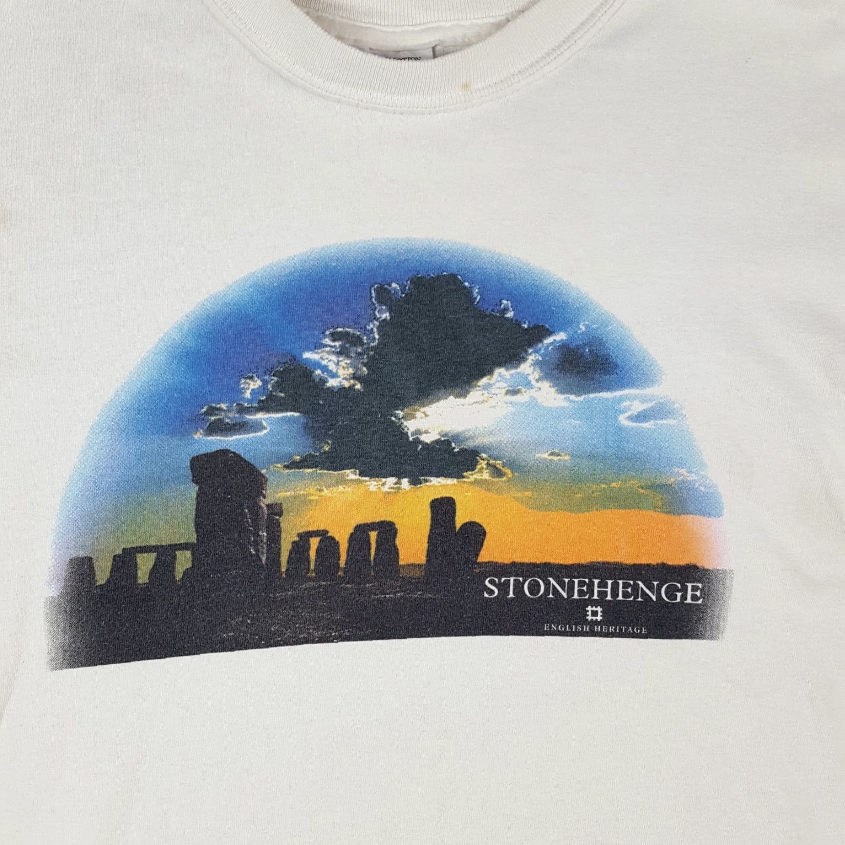 Vintage VINTAGE English Heritage T-Shirt Category: Shirt (implied) Adult M White 90s Y2K Stonehenge Travel Art Embroidered Logo Mens Size US M / EU 48-50 / 2 - 3 Thumbnail