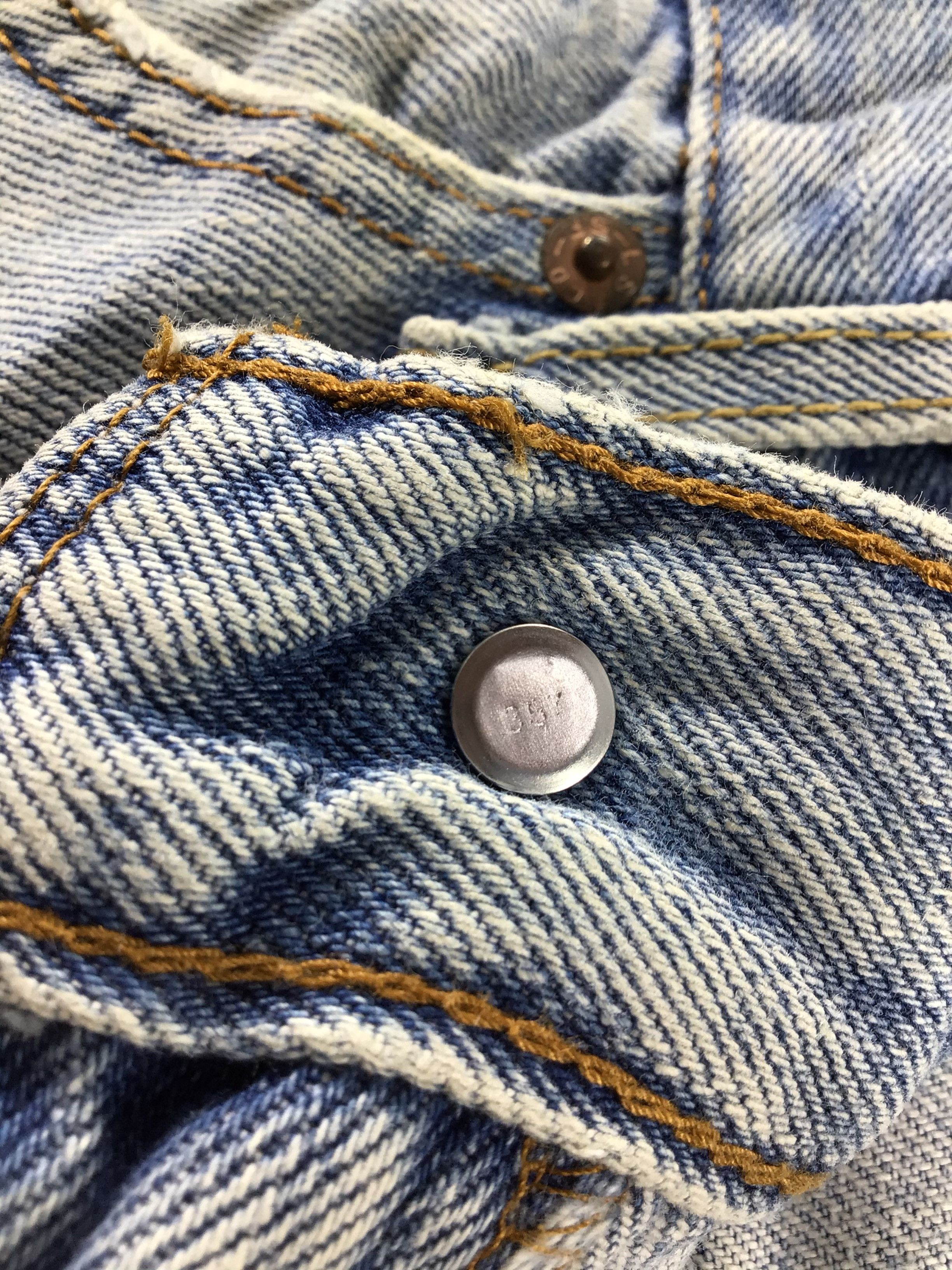 Levi's Vintage Levis 505 Jeans-J596 Size US 37 - 8 Thumbnail