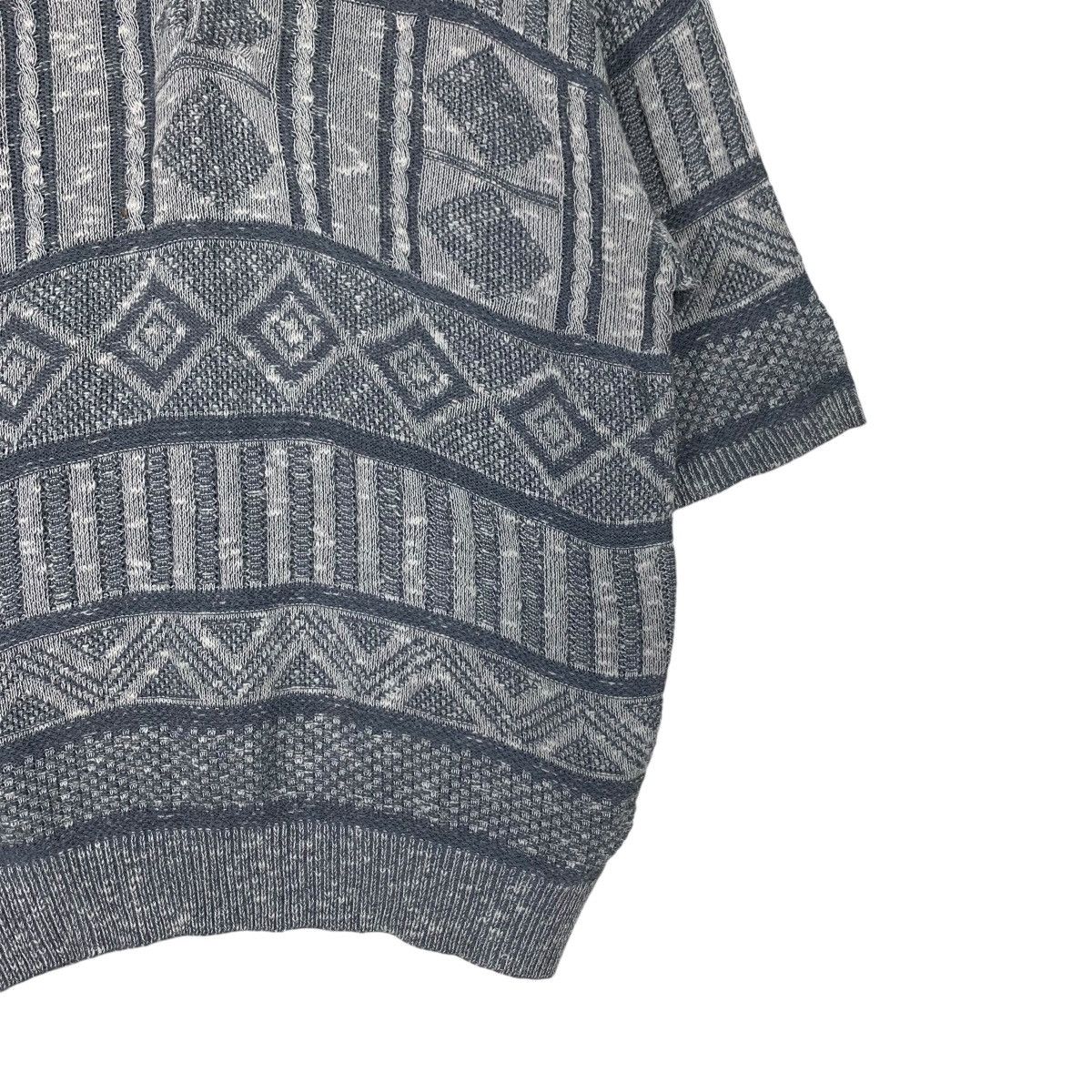 Japanese Brand STOCK RANGE Abstract Design Knitted Polo SS Jumper #1186-C54 Size US L / EU 52-54 / 3 - 4 Thumbnail
