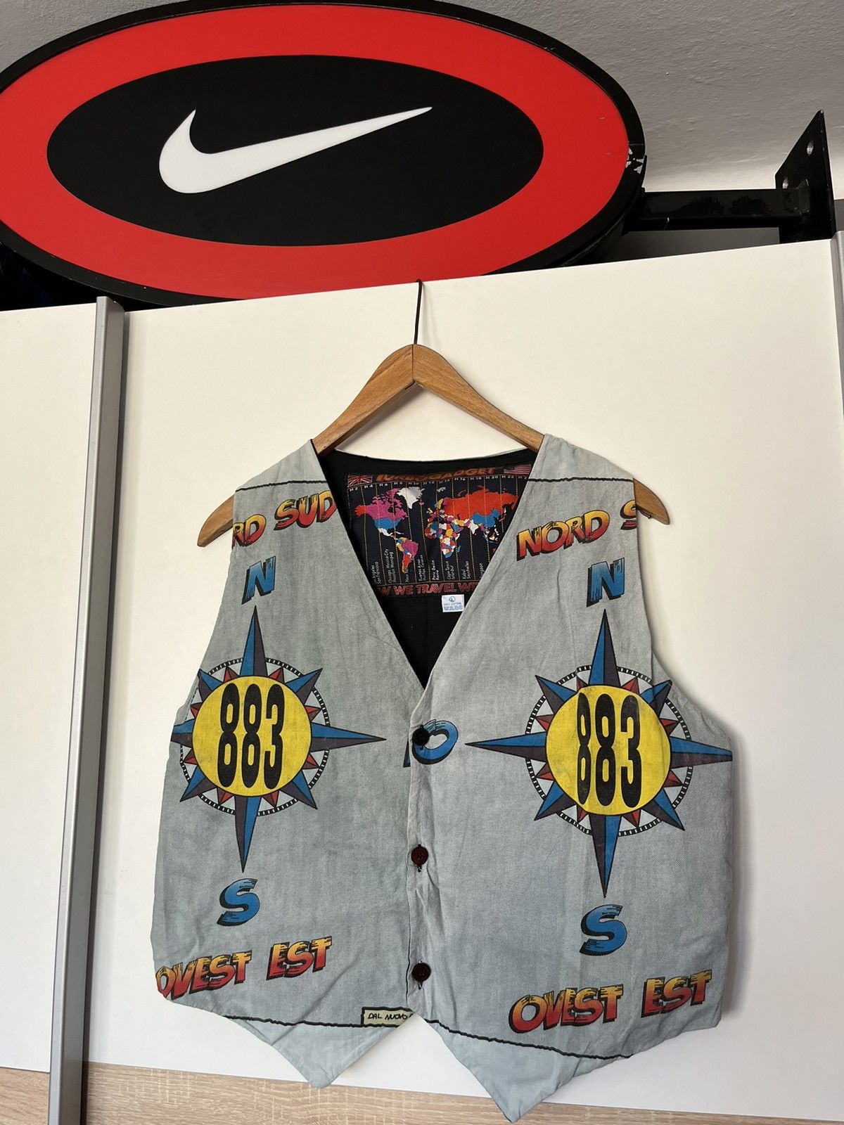 Vintage Vintage 883 Nord Sud Ovest Est Album Vest Merch Rock 1993 Size US L / EU 52-54 / 3 - 1 Thumbnail