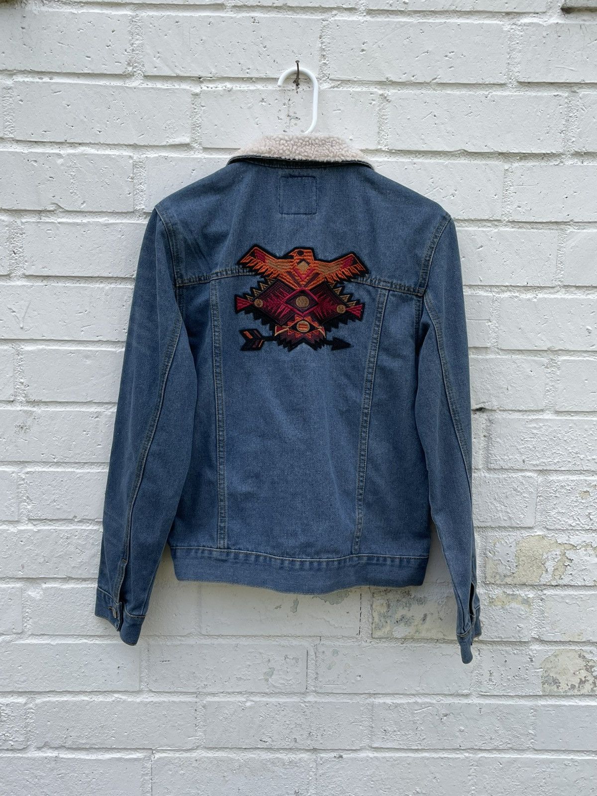 Boohoo Sherpa Lined Cowboy Patch Denim Jacket Size US S / EU 44-46 / 1 - 2 Thumbnail