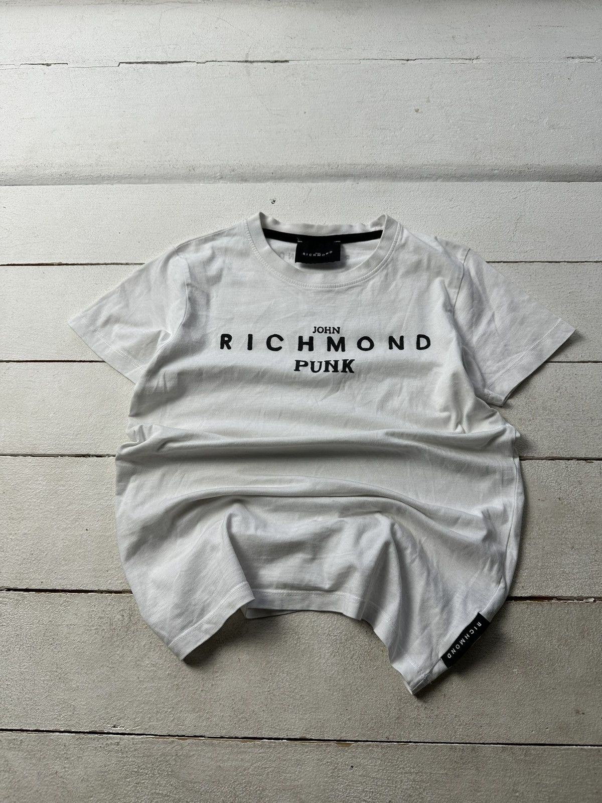 Vintage JOHN RICHMOND PUNK 🚨 LUXURY WOMEN WHITE TEE BIG LOGO Size S / US 4 / IT 40 - 1 Thumbnail