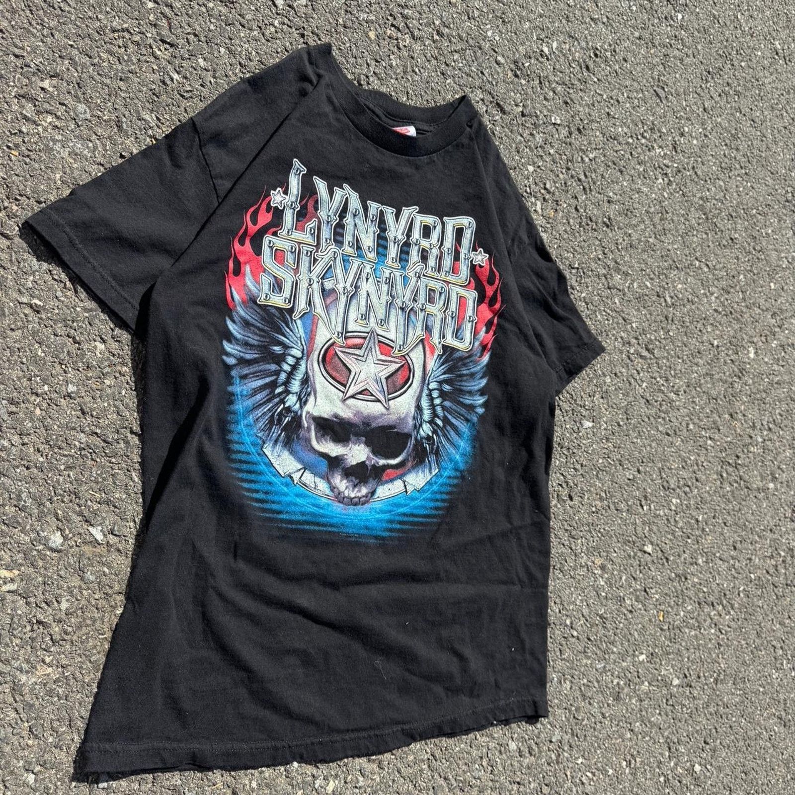 Vintage 2003 Vintage Lynyrd Skynyrd Skull Band T-Shirt Size Medium Size US M / EU 48-50 / 2 - 2 Thumbnail
