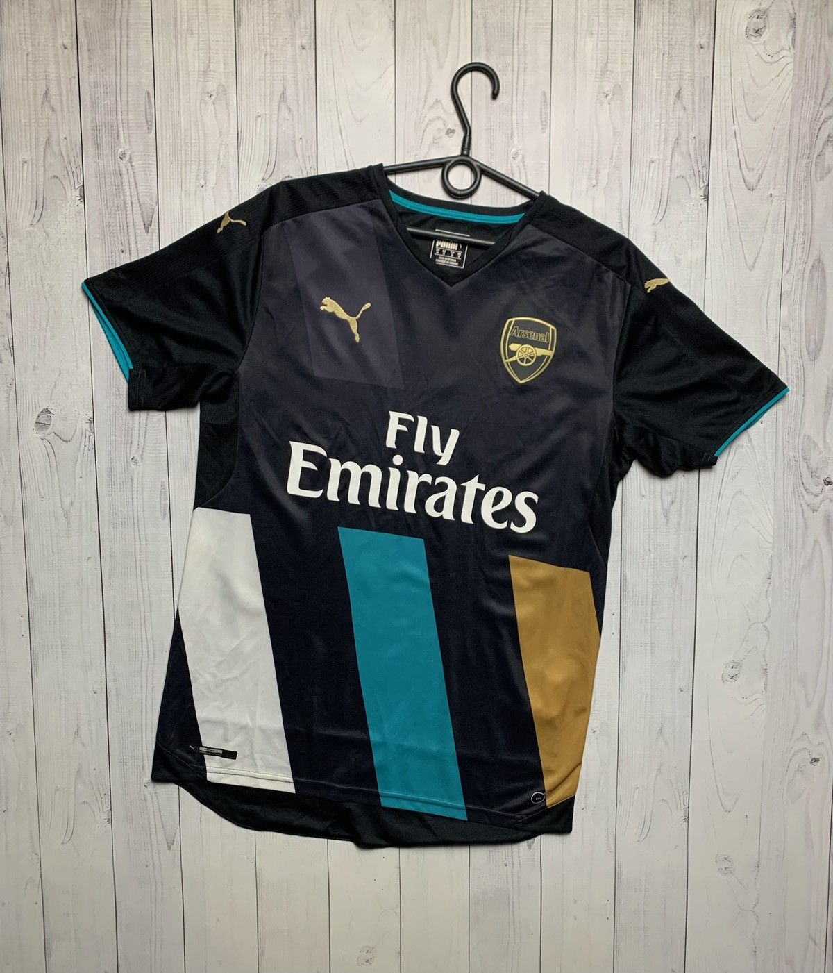 Vintage Vintage puma arsenal soccer jersey puma size M Size US M / EU 48-50 / 2 - 1 Thumbnail