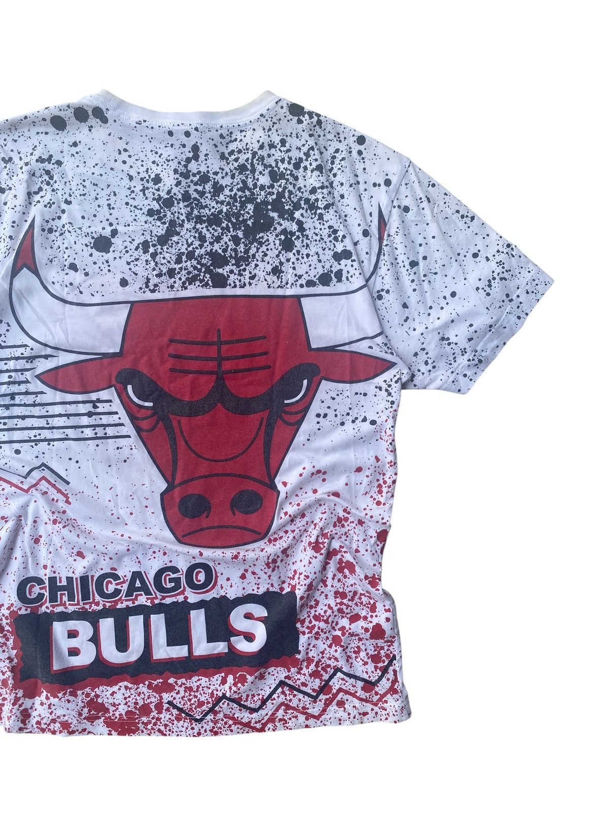 Vintage Mitchell & Ness Chicago Bulls Big Logo All Over Print Tee Size US M / EU 48-50 / 2 - 9 Thumbnail