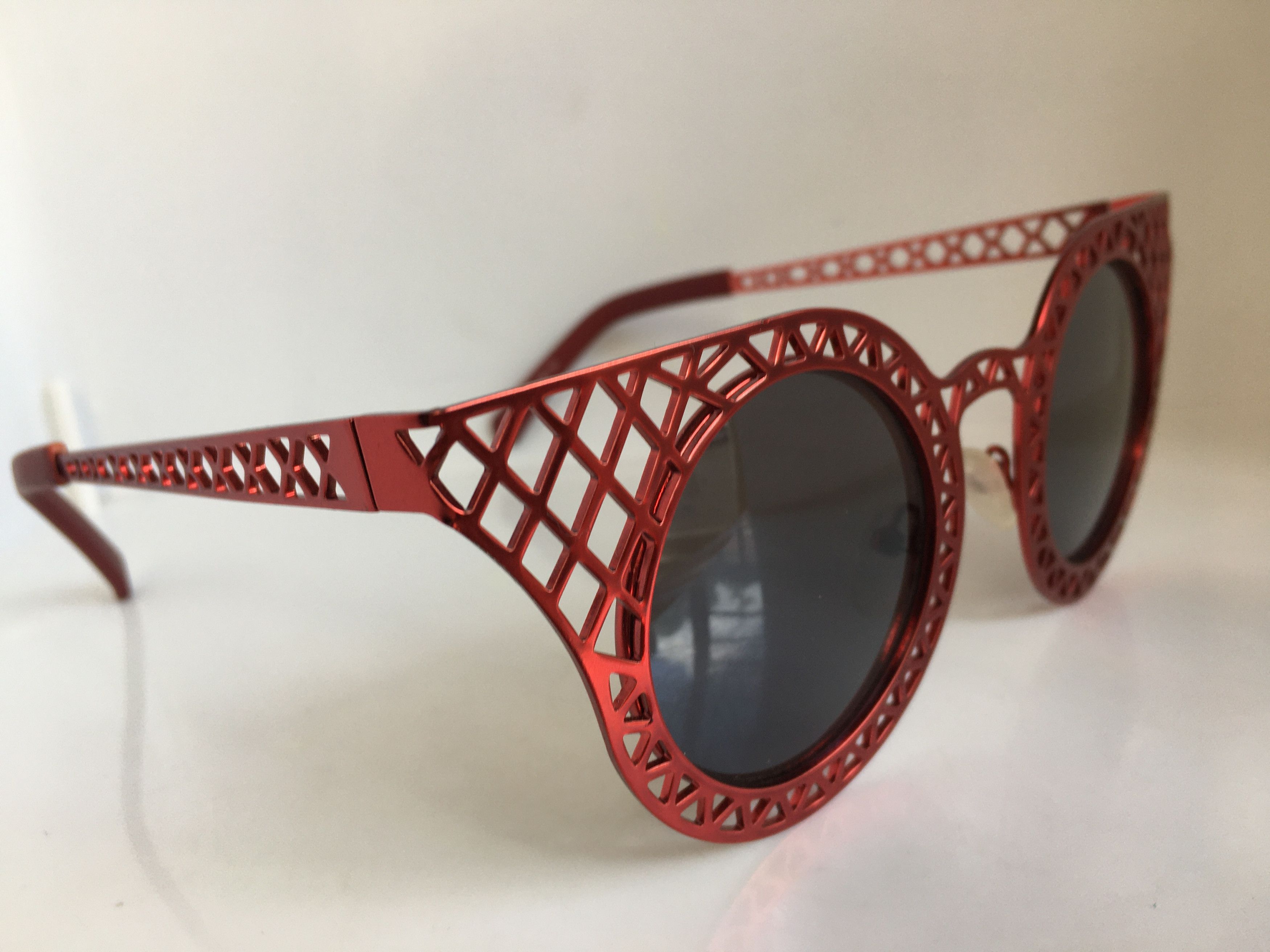 Other Mod Diva Red Round Sunglasses Frame RUNWAY SHOW Size ONE SIZE - 2 Thumbnail