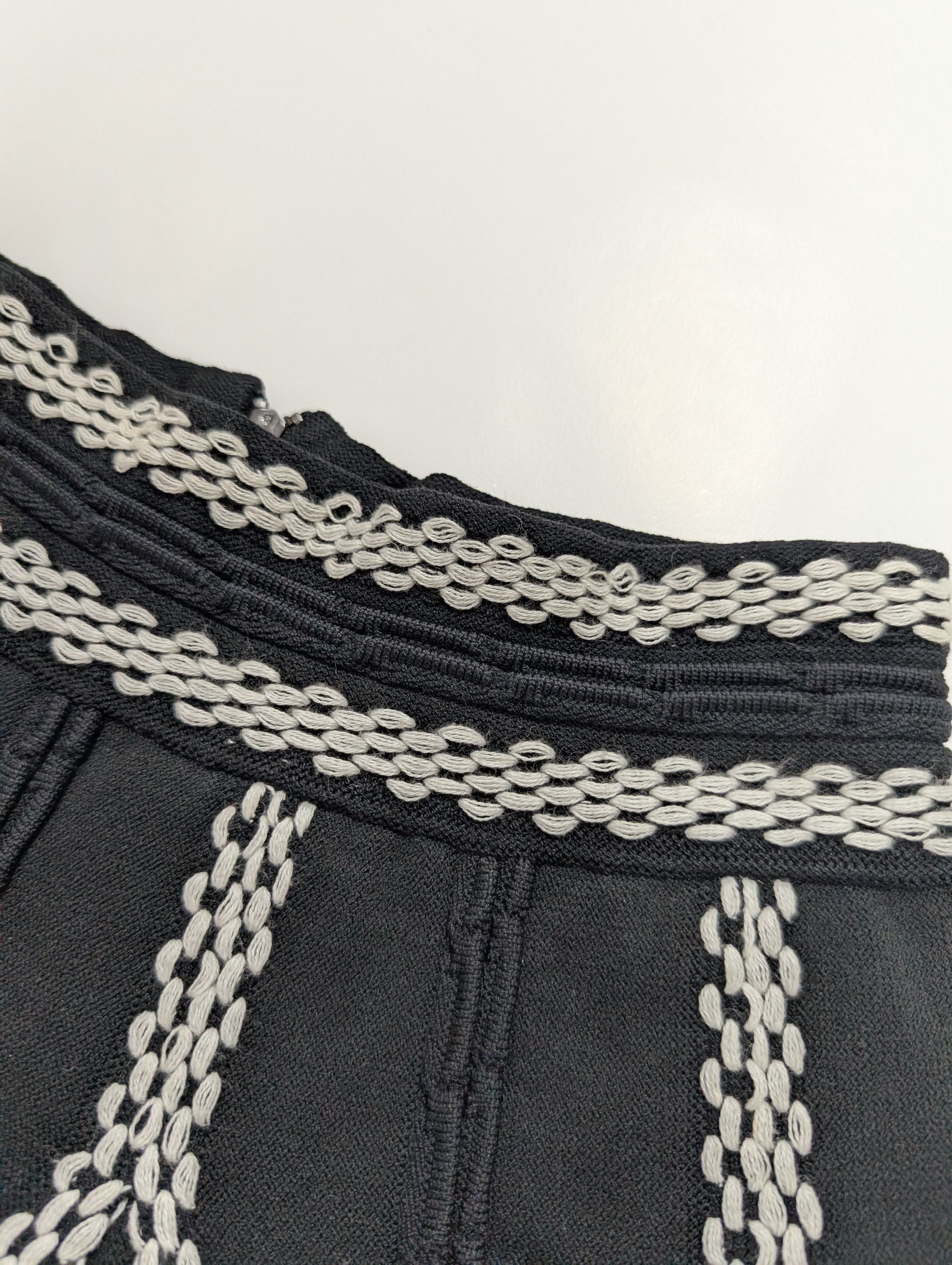Maje Maje Black A-Line Skirt With White Embroidery Pattern Size 26" / US 2 / IT 38 - 3 Thumbnail