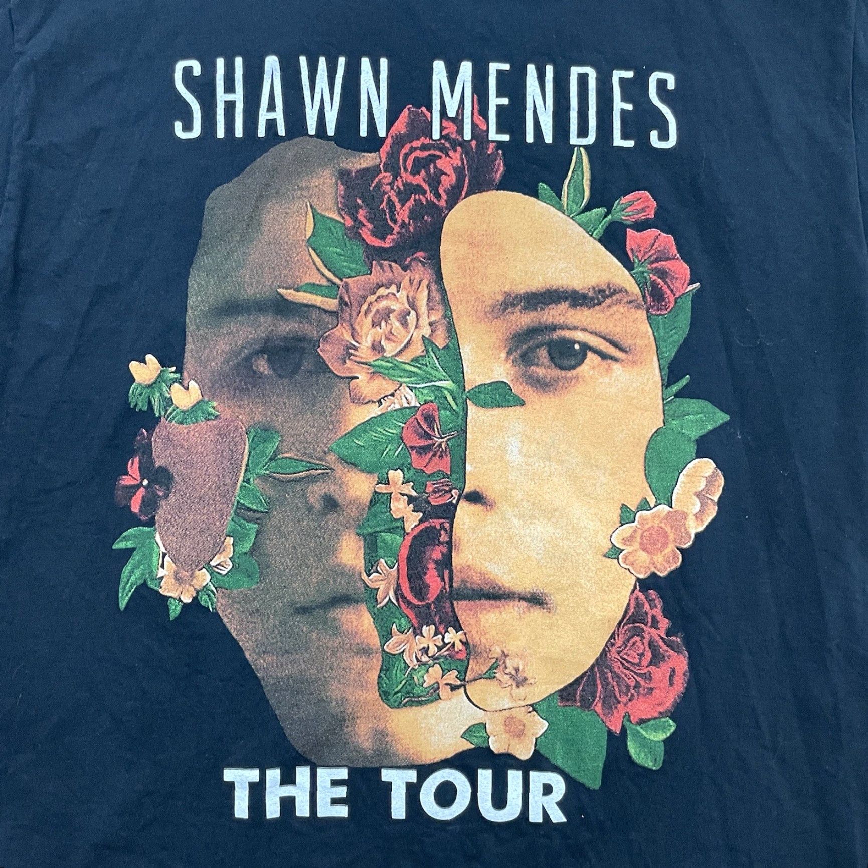 Vintage Shawn Mendes The Tour T Shirt Men’s Medium Black Short Sleeve Shirt Mens Black Tour Shirt 90s? Size US M / EU 48-50 / 2 - 2 Thumbnail