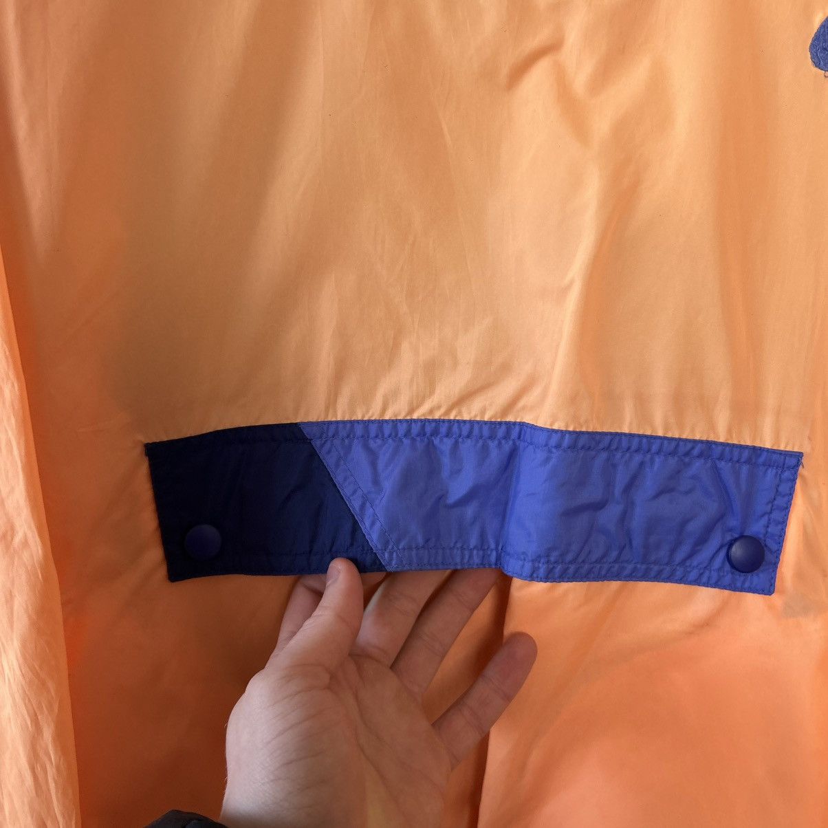 Nike Vintage Nike Court Swoosh 90’s Nylon windbreaker jacket Size US M / EU 48-50 / 2 - 4 Thumbnail
