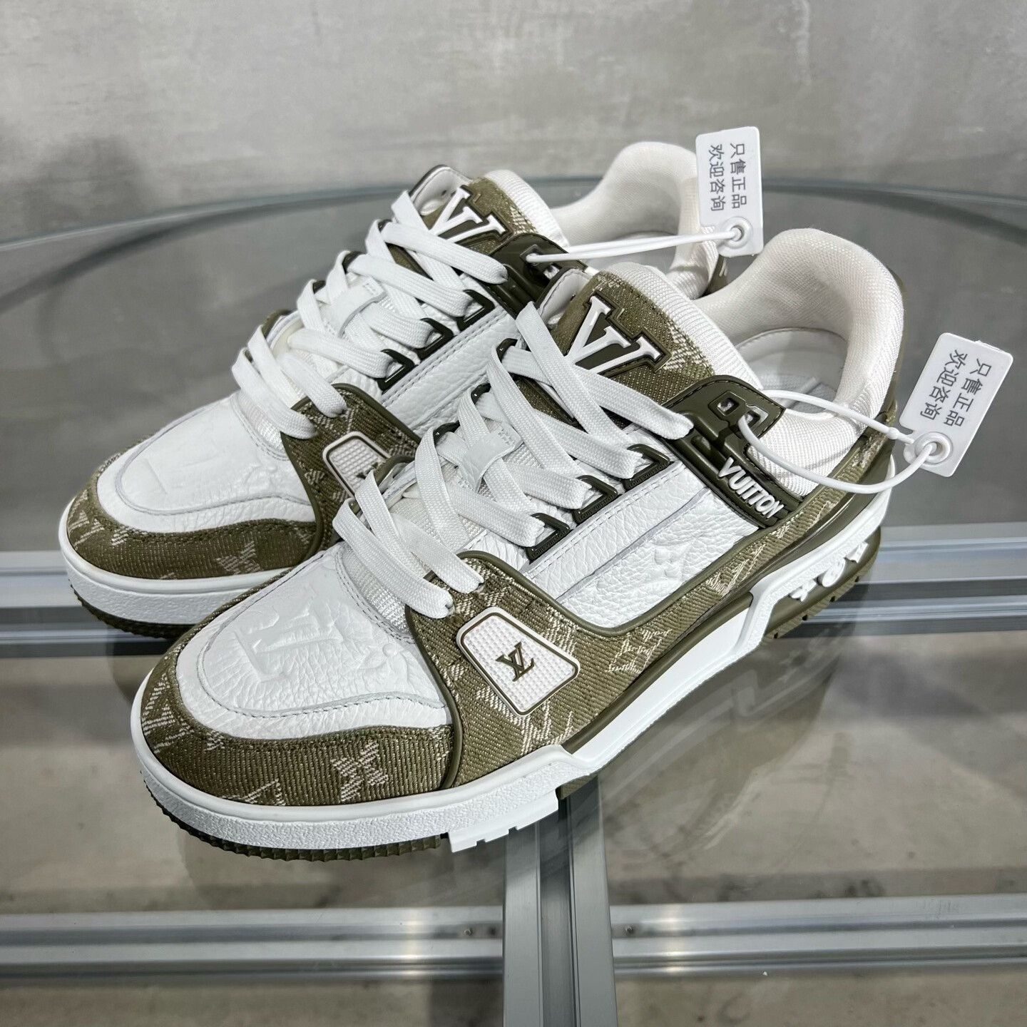 Louis Vuitton louis vuitton lv trainer 25 white green Size US 5.5 / EU 38 - 2 Thumbnail