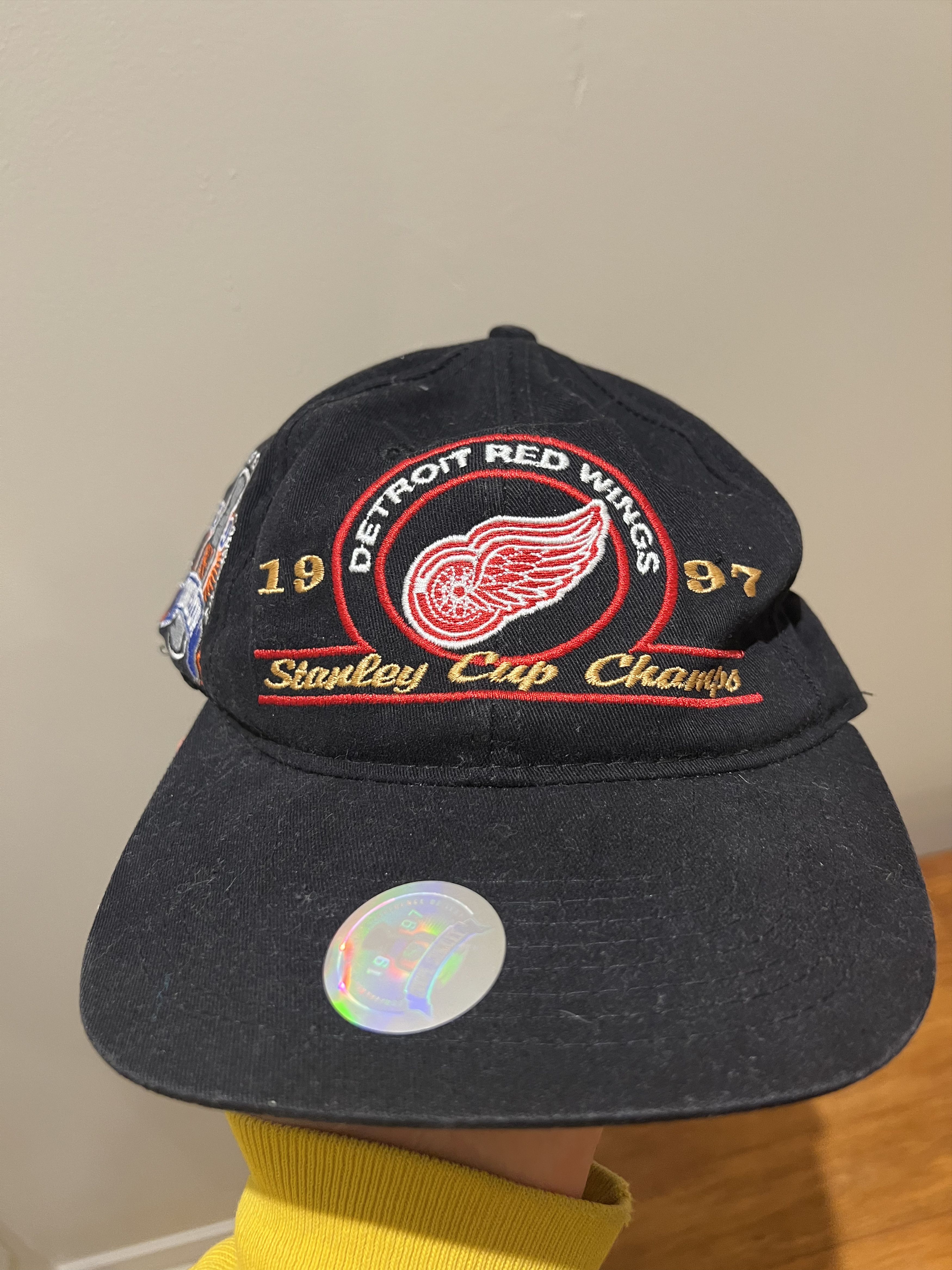 Vintage Detroit Redwings 1997 Stanley Cup Champions Hat Size ONE SIZE - 2 Thumbnail