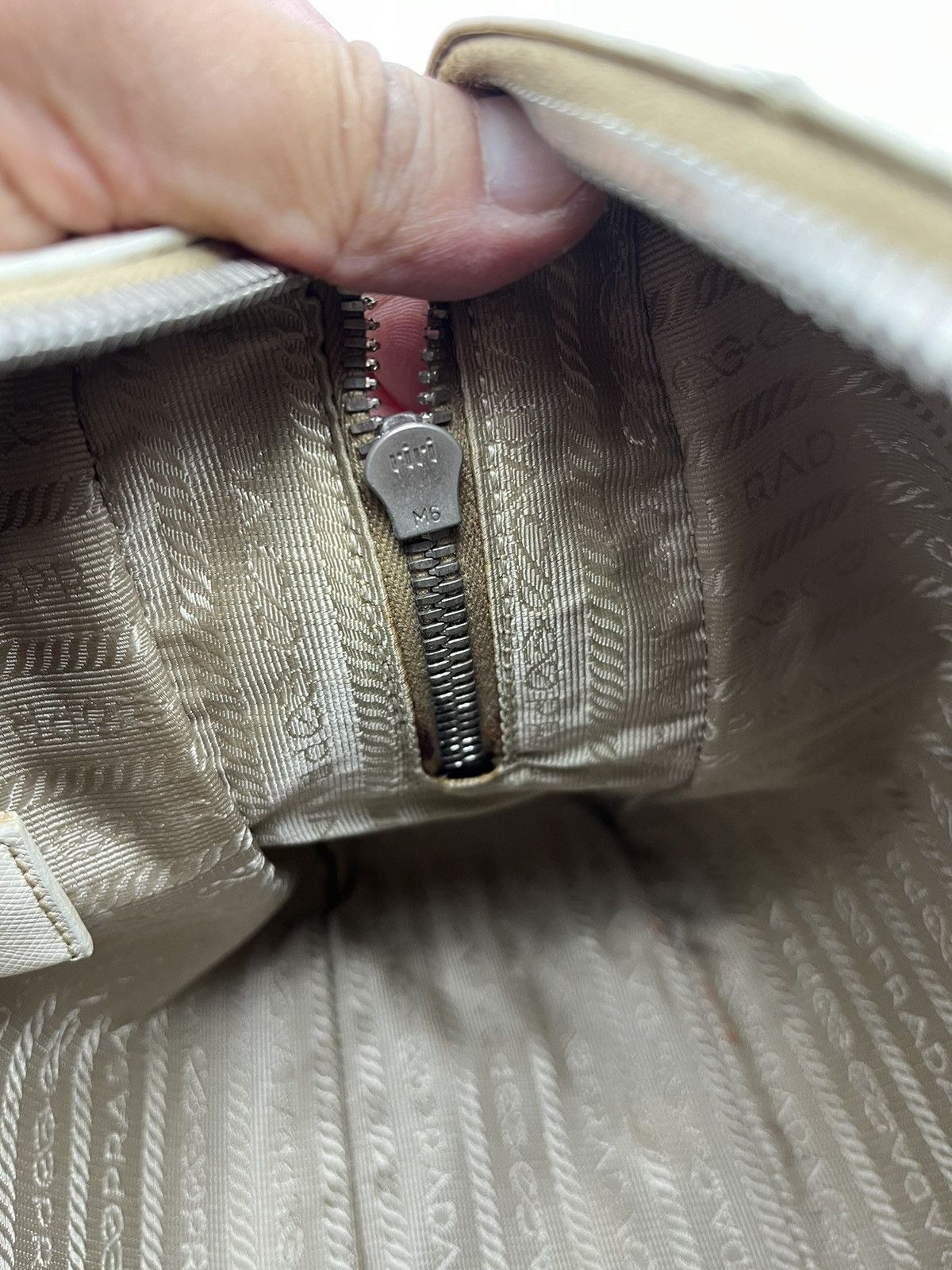 Prada Authentic PRADA Saffiano Hand Bag Size ONE SIZE - 22 Thumbnail