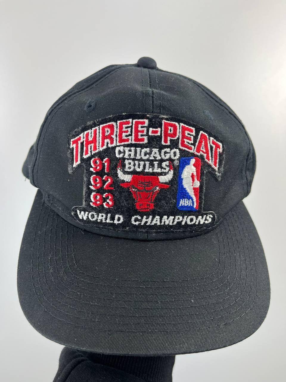 Other Chicago Bulls Three Peat 91 92 93 NBA World Vintage Cap Size ONE SIZE - 1 Thumbnail