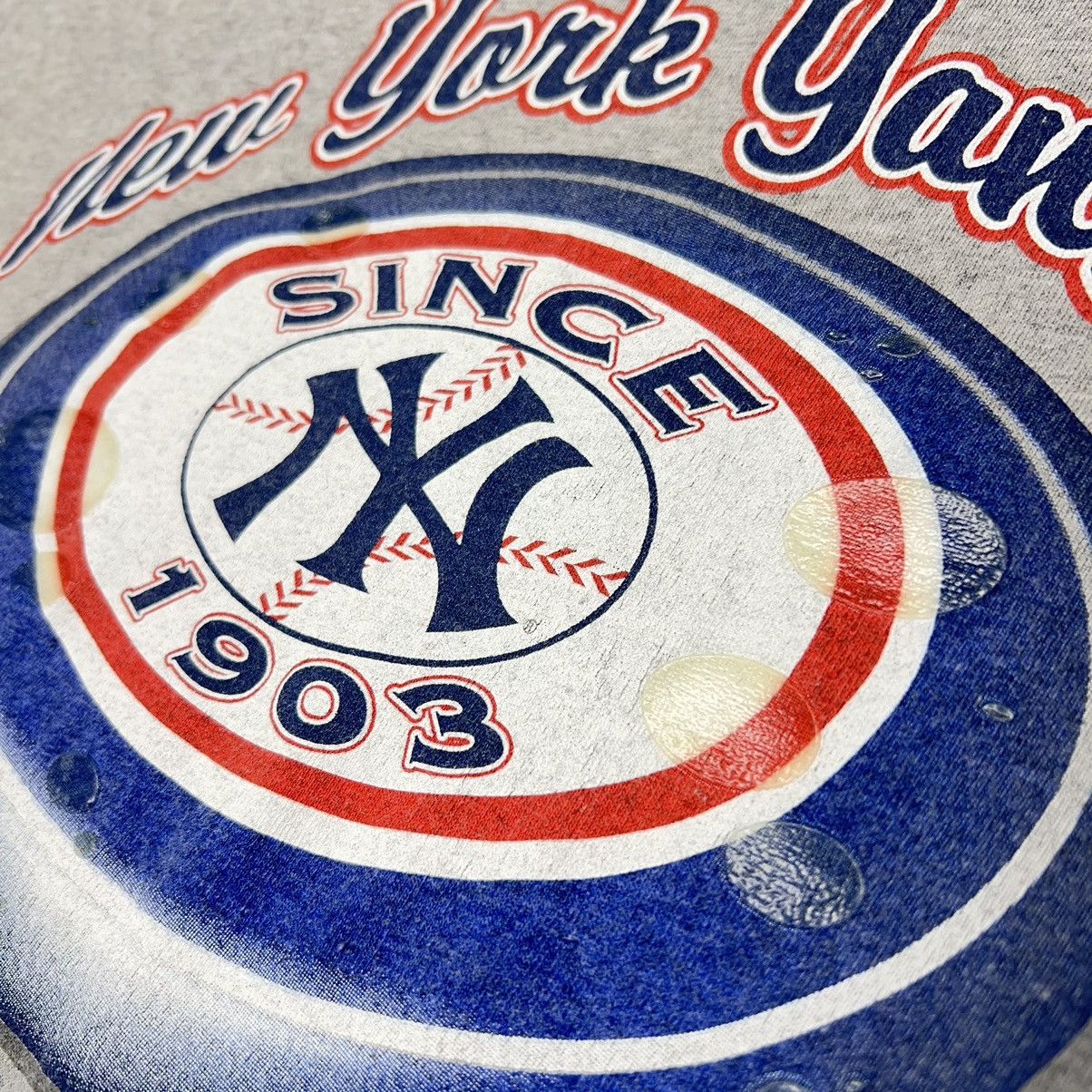 Majestic × New York Yankees × Vintage New York Yankees Tee Shirt Majestic Bottle Cap Graphic Y2K Size US L / EU 52-54 / 3 - 4 Thumbnail