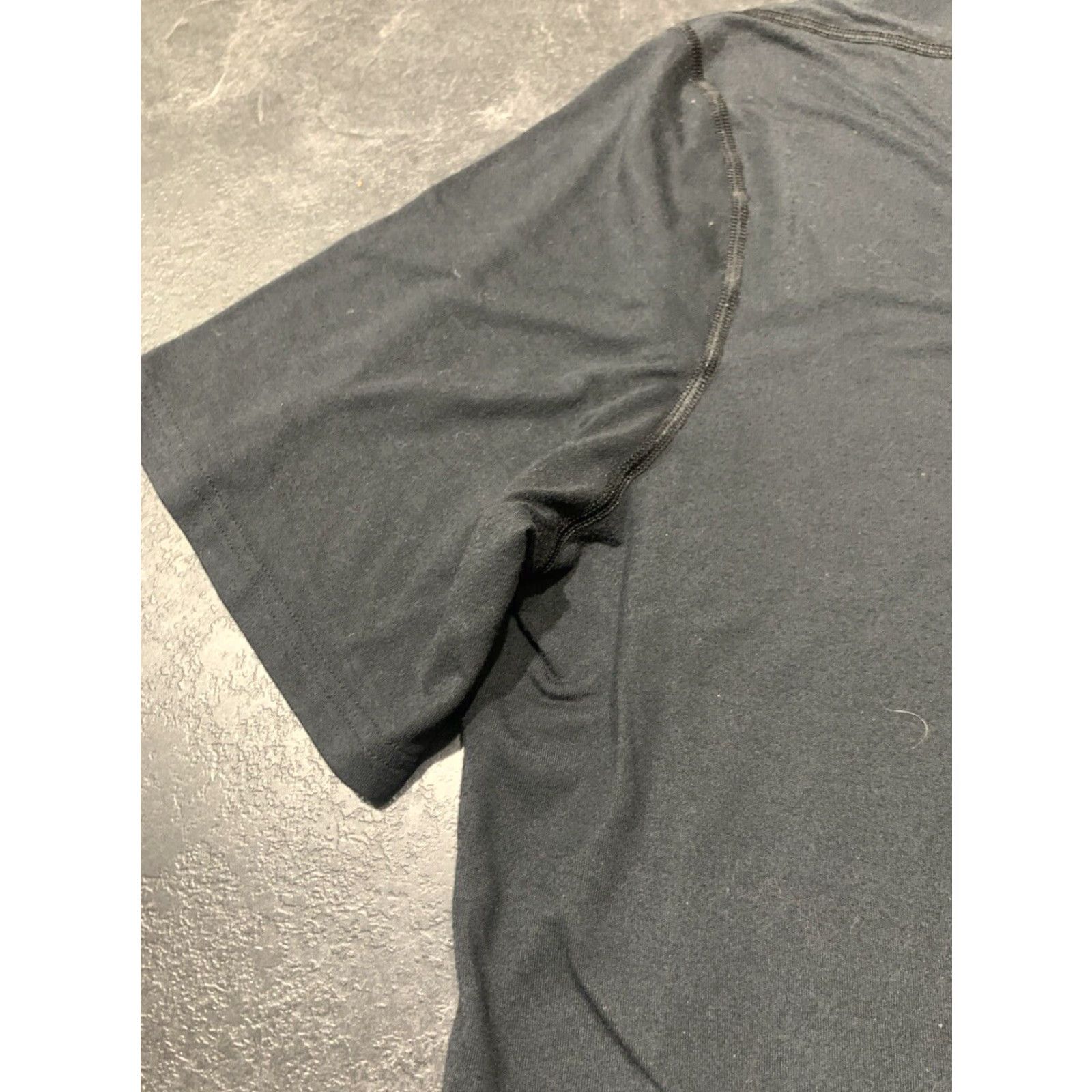 Under Armour VINTAGE Under Armour T-Shirt Men 2XL Crew Neck Short Sleeve Activewear Black Cross Training Gym Running Size US XXL / EU 58 / 5 - 5 Thumbnail