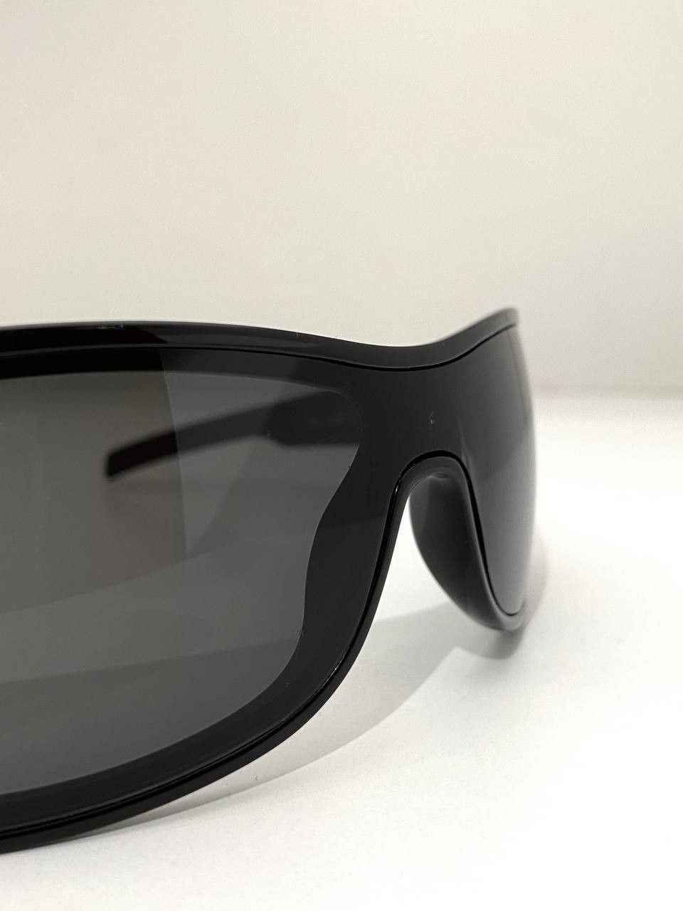 Gucci Gucci GG Logo Wrap Shield Retro Black Sunglasses Vintage Y2K Size ONE SIZE - 10 Thumbnail