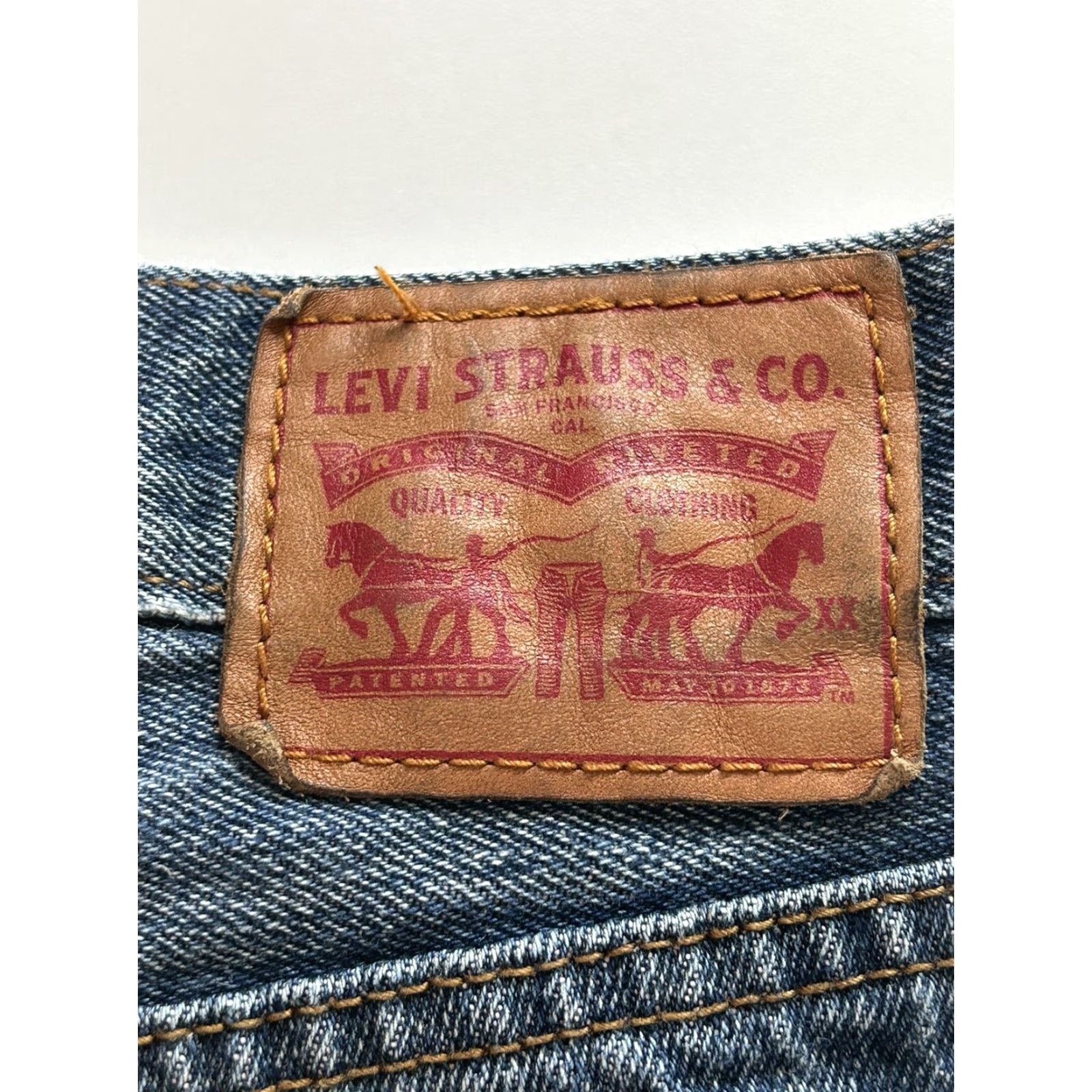 Levi's Levi's Womens Shorts Blue Button Fly Cut-Off Waist 28 Casual Denim 28 in No Rise High Regular Pockets Fringe Logo Modern Classic Women Size 28" / US 6 / IT 42 - 5 Thumbnail