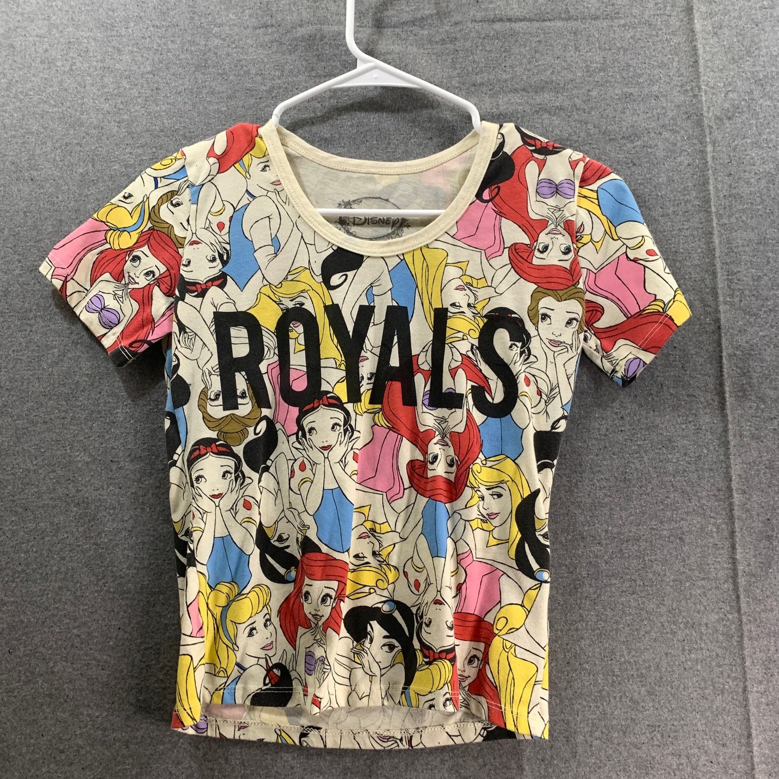 Disney Disney Tee Shirt Size Small Casual T Shirt Ladies Size S / US 4 / IT 40 - 1 Thumbnail