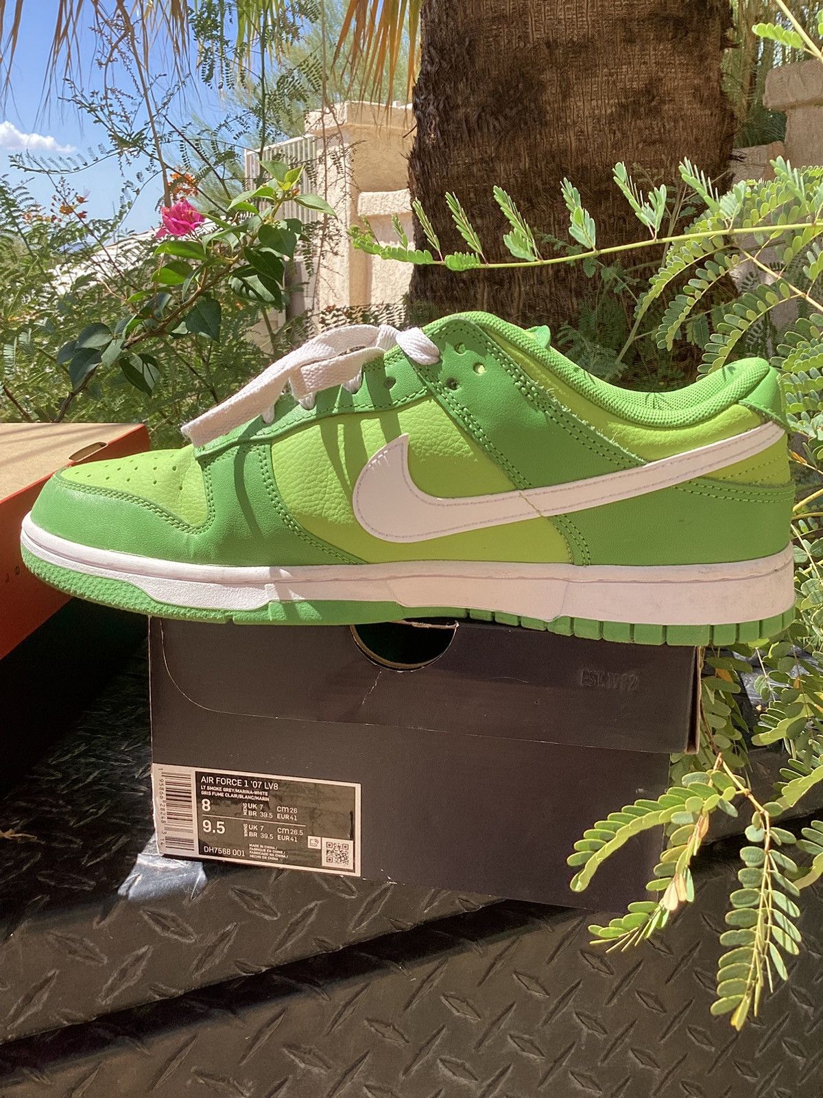 Nike Used Nike Dunk Low Chlorophyll DH9765-301 green 8.5 shoe Size US 8.5 / EU 41-42 - 2 Thumbnail