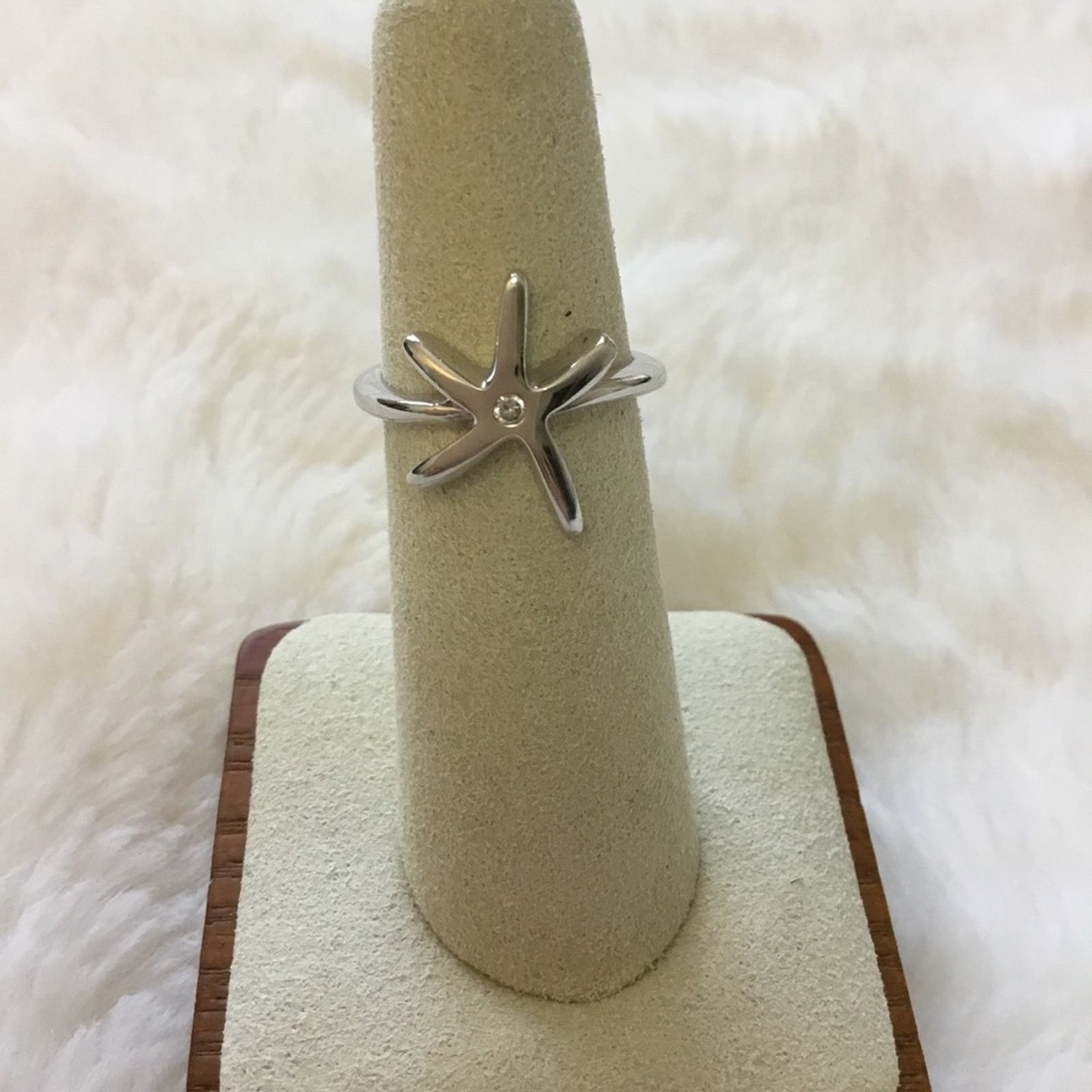 Other Sterling Silver Classic Star Ring Size ONE SIZE - 1 Thumbnail