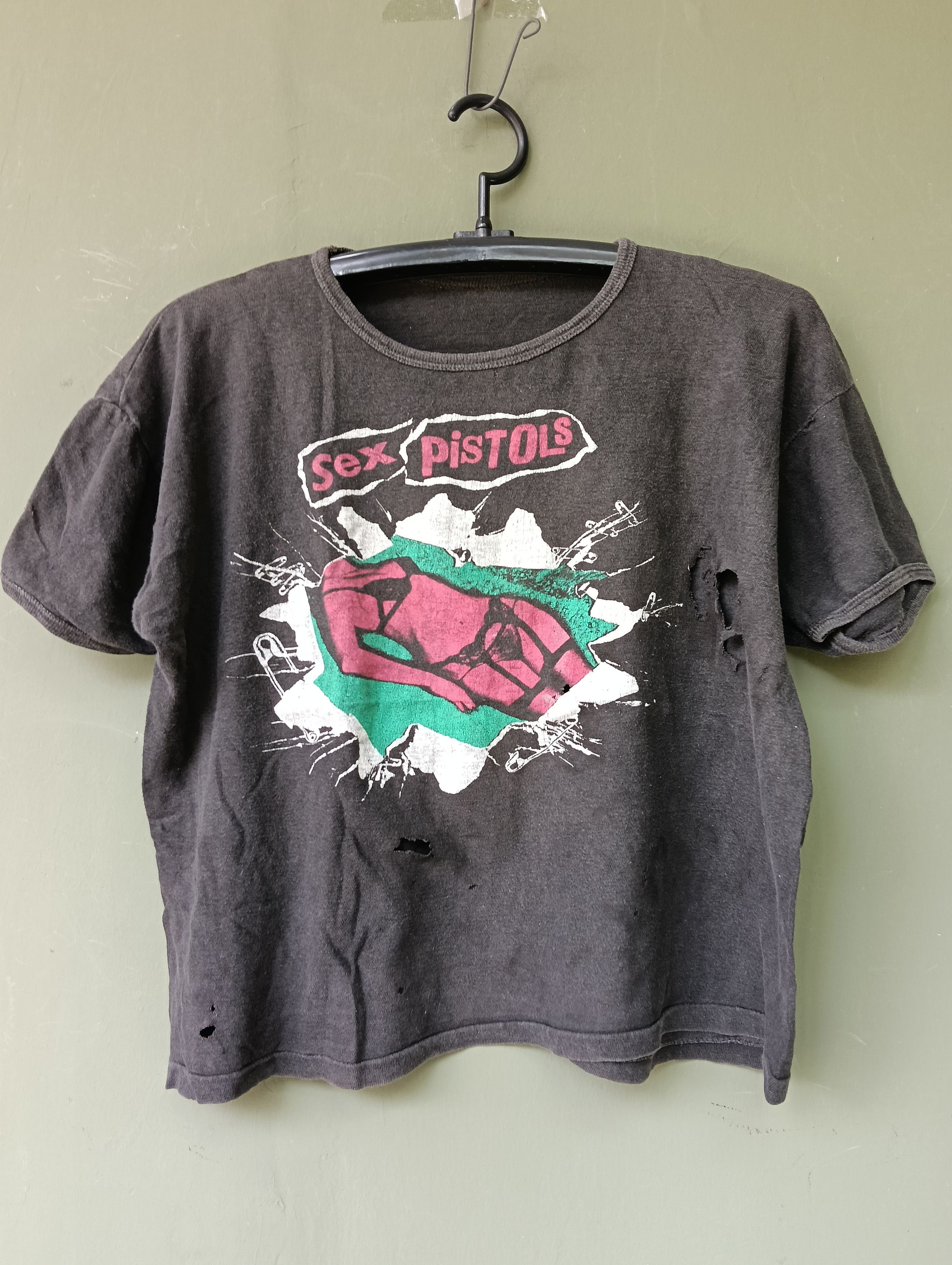 Vintage Sex pistols 1977 vintage t shirt punk punk rock size m. Size US M / EU 48-50 / 2 - 1 Thumbnail