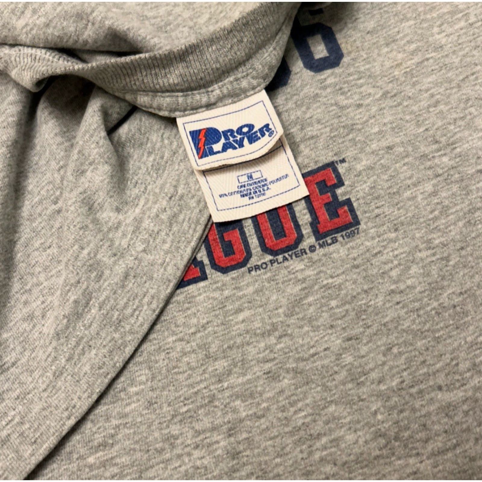 Pro Player VINTAGE Atlanta Braves MLB Logo 1997 Pro Player VTG Shirt Mens Size M Gray Short Sleeve 90s Sports USA Hip Hop Size US M / EU 48-50 / 2 - 2 Thumbnail