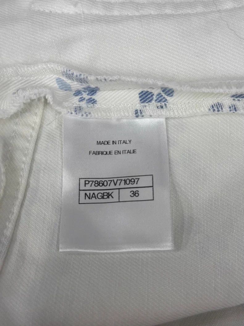 Chanel Chanel White and blue printed denim shorts Size 24" / US 00 / IT 34 - 4 Thumbnail