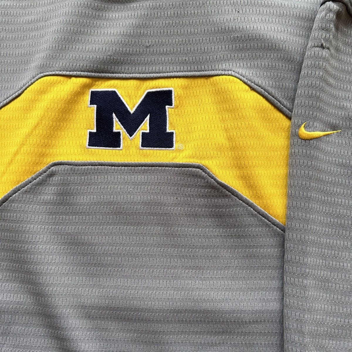 Nike × Vintage Vintage Nike Michigan sweatshirt Size US M / EU 48-50 / 2 - 6 Thumbnail