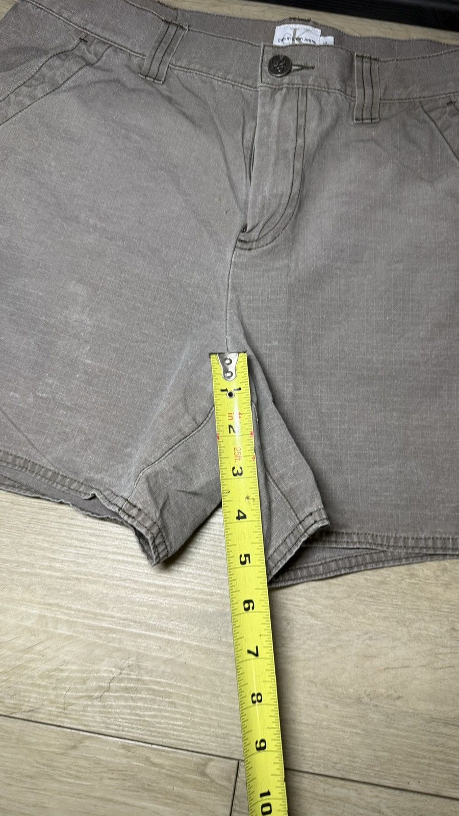 Calvin Klein Y2K 2000s Women’s Calvin Klein Union Lightweight Cargo Short Size 32" / US 10 / IT 46 - 7 Thumbnail