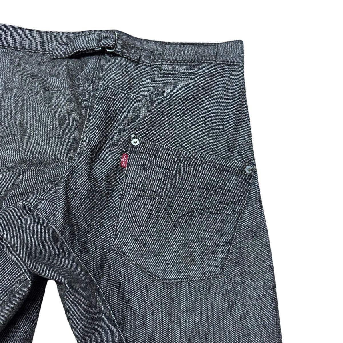 Levi's Vintage Levis Engineered Black Denim Jeans Twisted cut Size US 29 - 12 Thumbnail