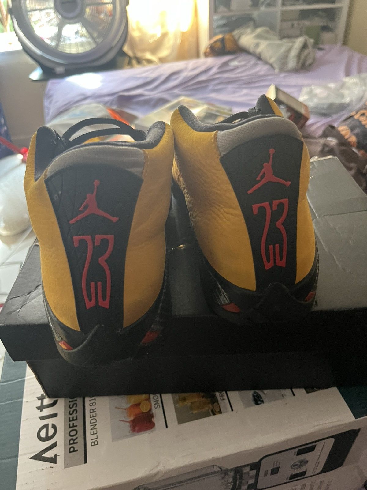 Jordan Brand Reverse Ferrari Size US 6 / EU 39 - 3 Thumbnail