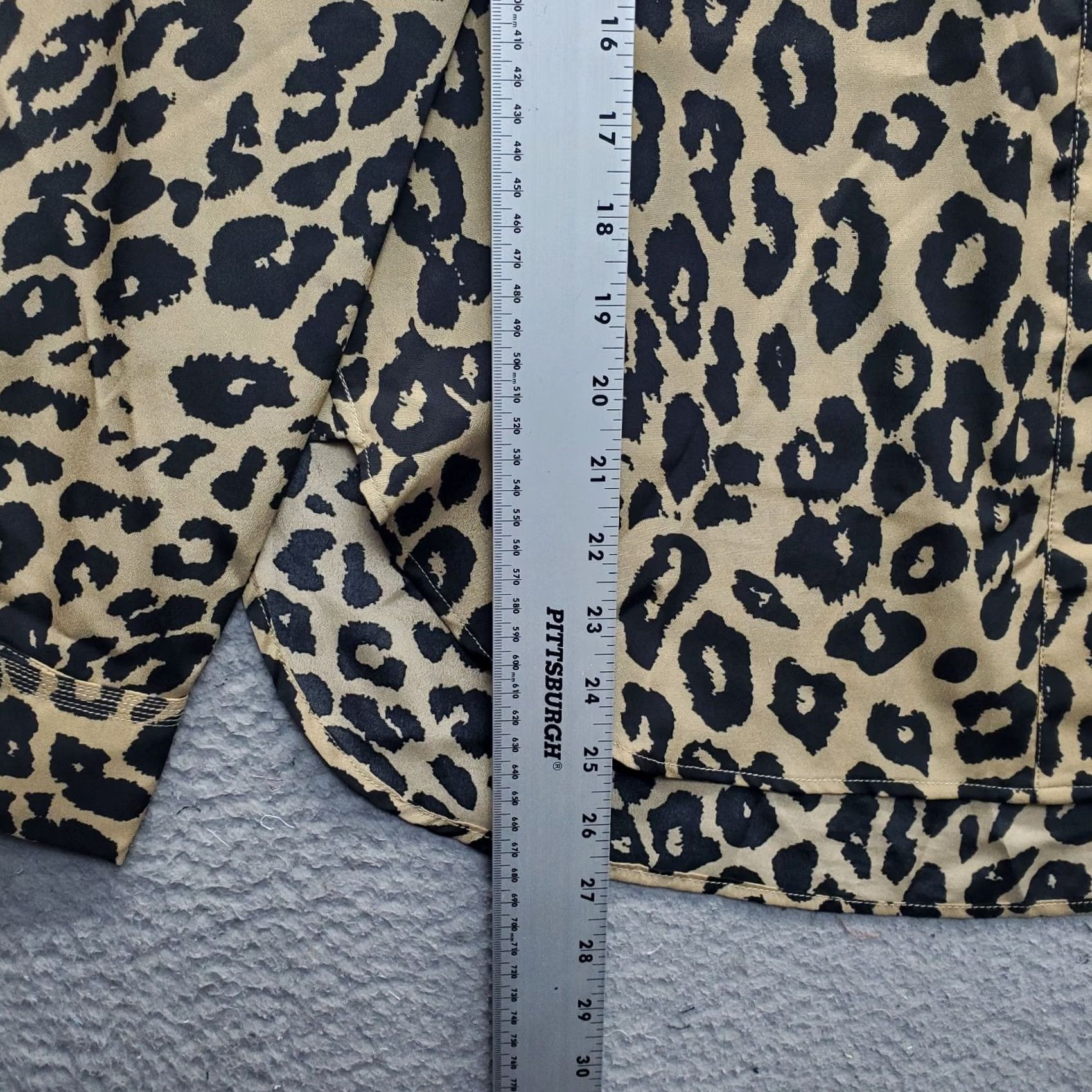 Isaac Mizrahi Isaac Mizrahi Womens Shirt M Multicolor Leopard Print Curved Hem Button Front Size M / US 6-8 / IT 42-44 - 3 Thumbnail