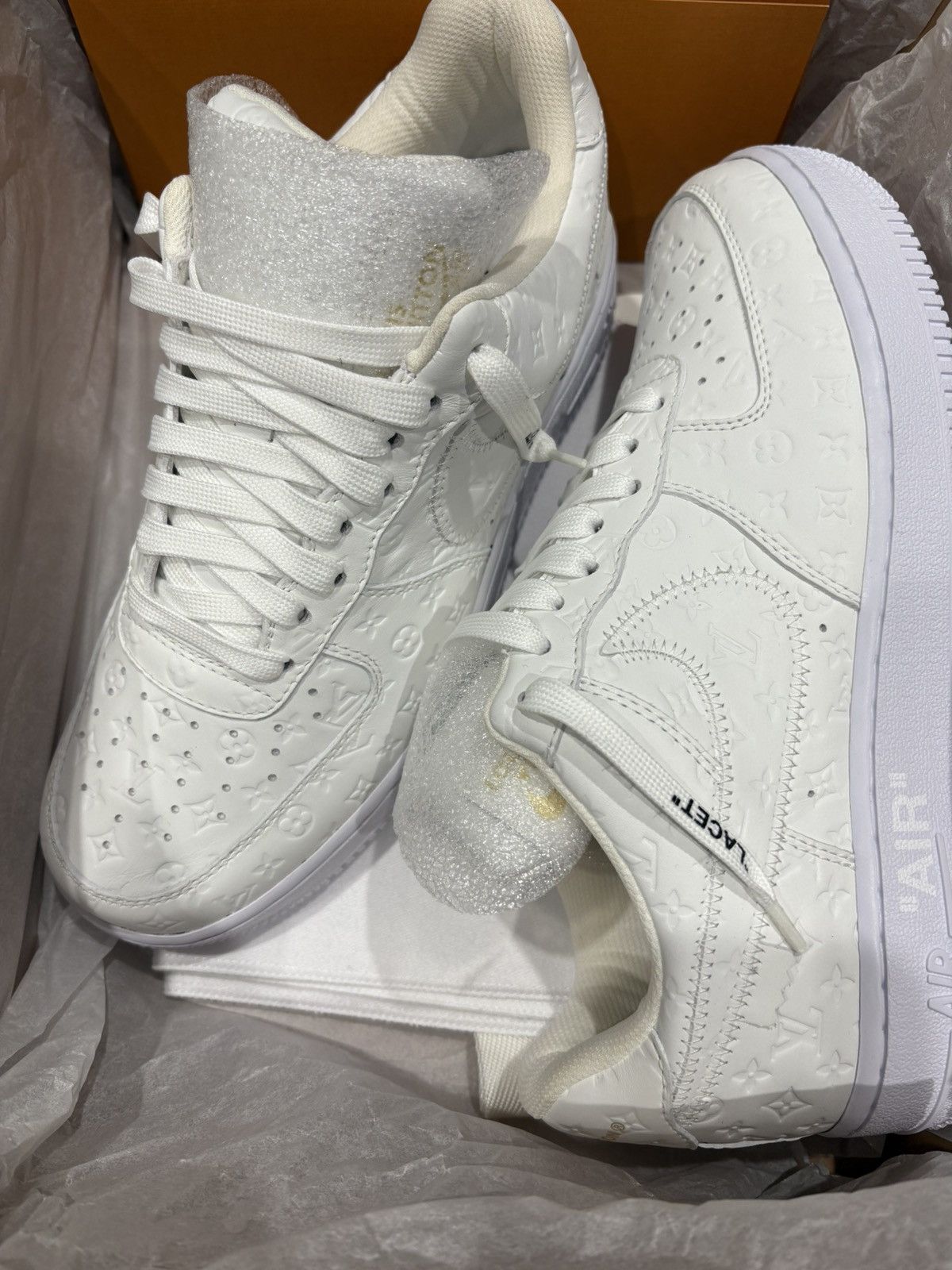Louis Vuitton Louis Vuitton Nike Air Force One White Size US 7.5 / EU 40-41 - 2 Thumbnail