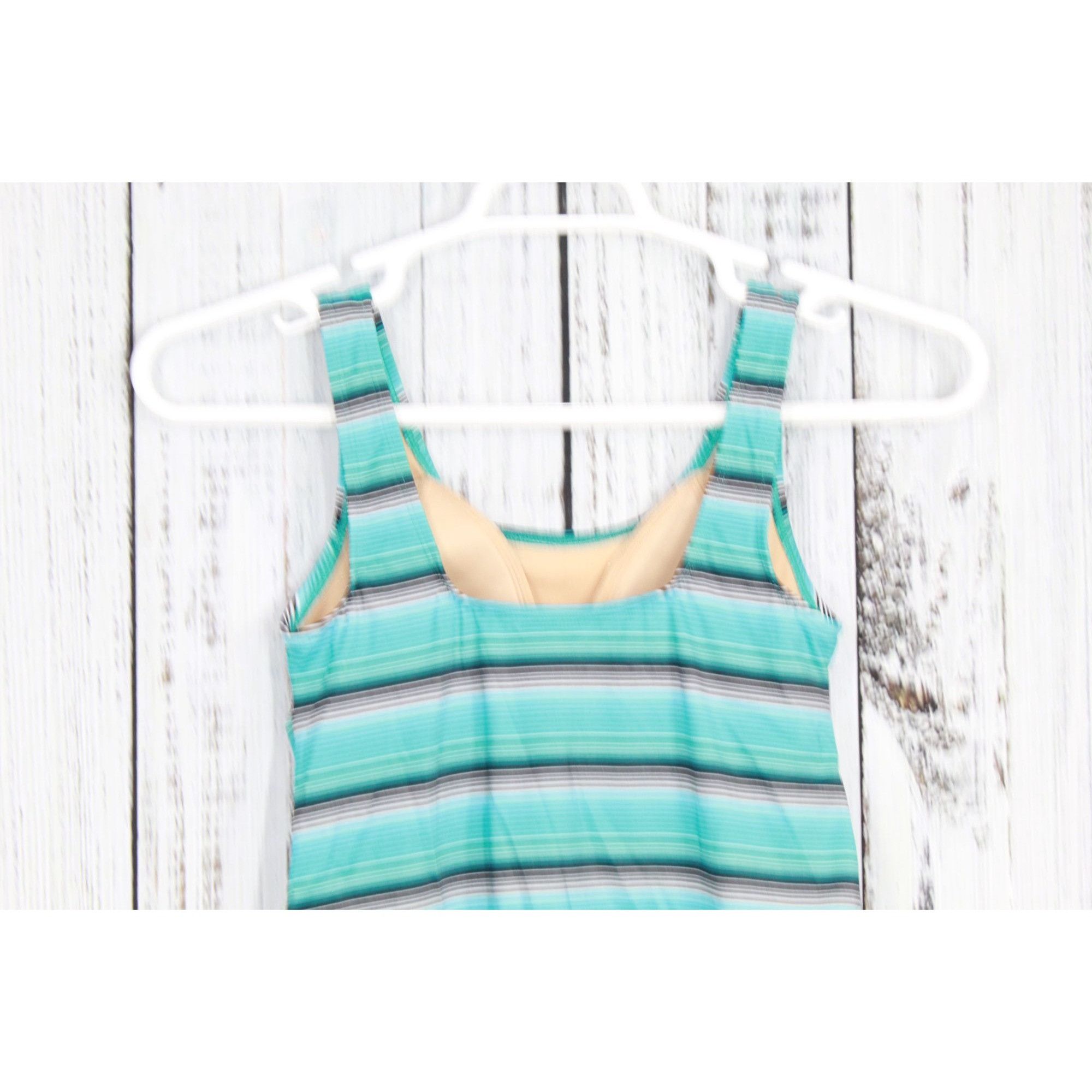 L.L. Bean LL Bean Women's Built in Bra Sunblocking Swim Tank Top Size S / US 4 / IT 40 - 5 Thumbnail