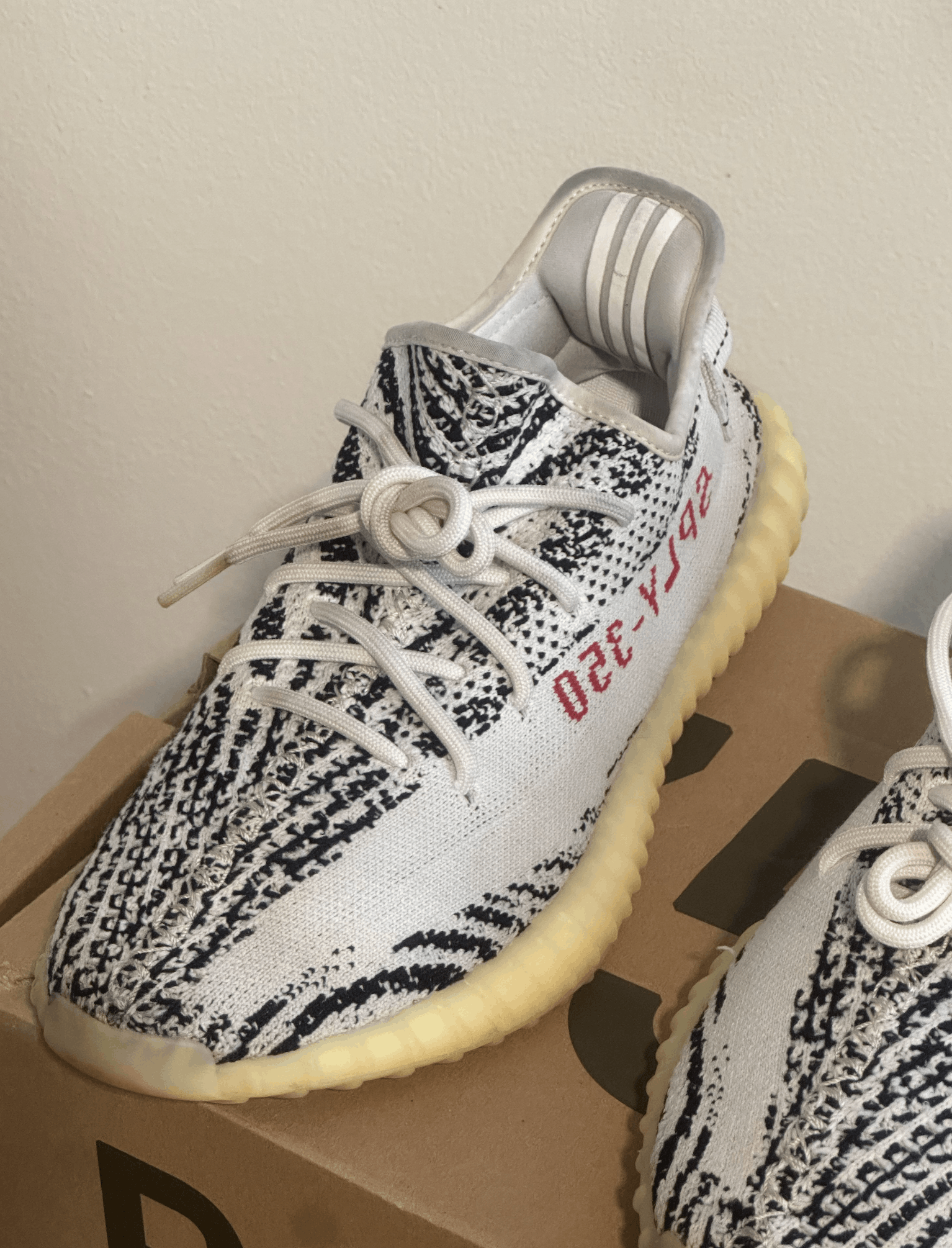 Adidas × Kanye West × Yeezy Yeezy Boost 350 V2 Zebra CP9654 Size US 9.5 / EU 42-43 - 6 Thumbnail