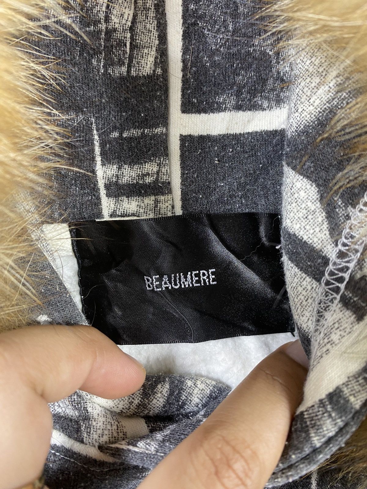 If Six Was Nine × Japanese Brand × Le Grande Bleu (L.G.B.) Japanese Beumere fur Hoodie Lgb ifsix style Size US L / EU 52-54 / 3 - 5 Thumbnail