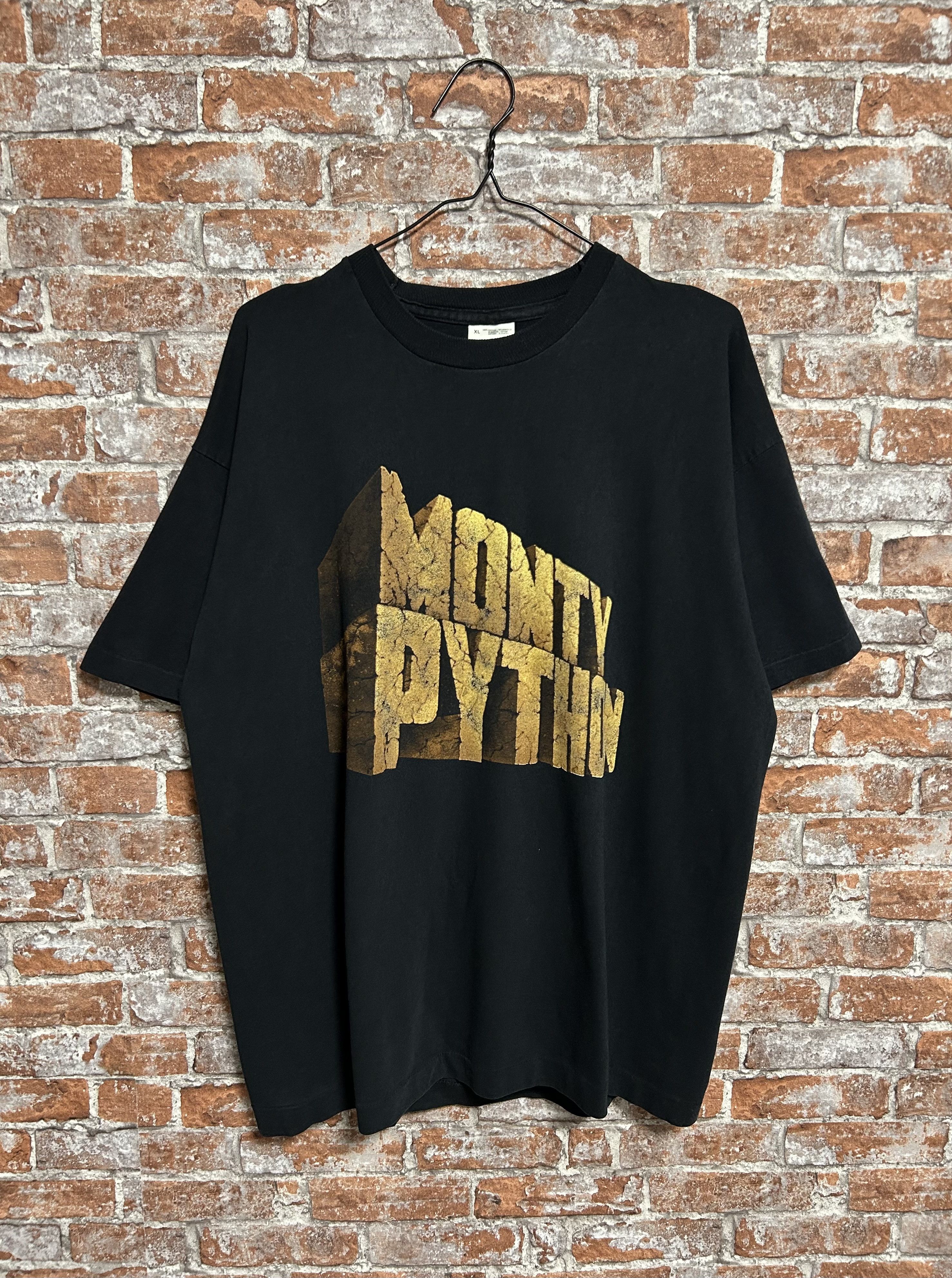 Band Tees Vintage 90s Monty Python "Flying Circus" TV Series T-shirt Size US XL / EU 56 / 4 - 1 Thumbnail