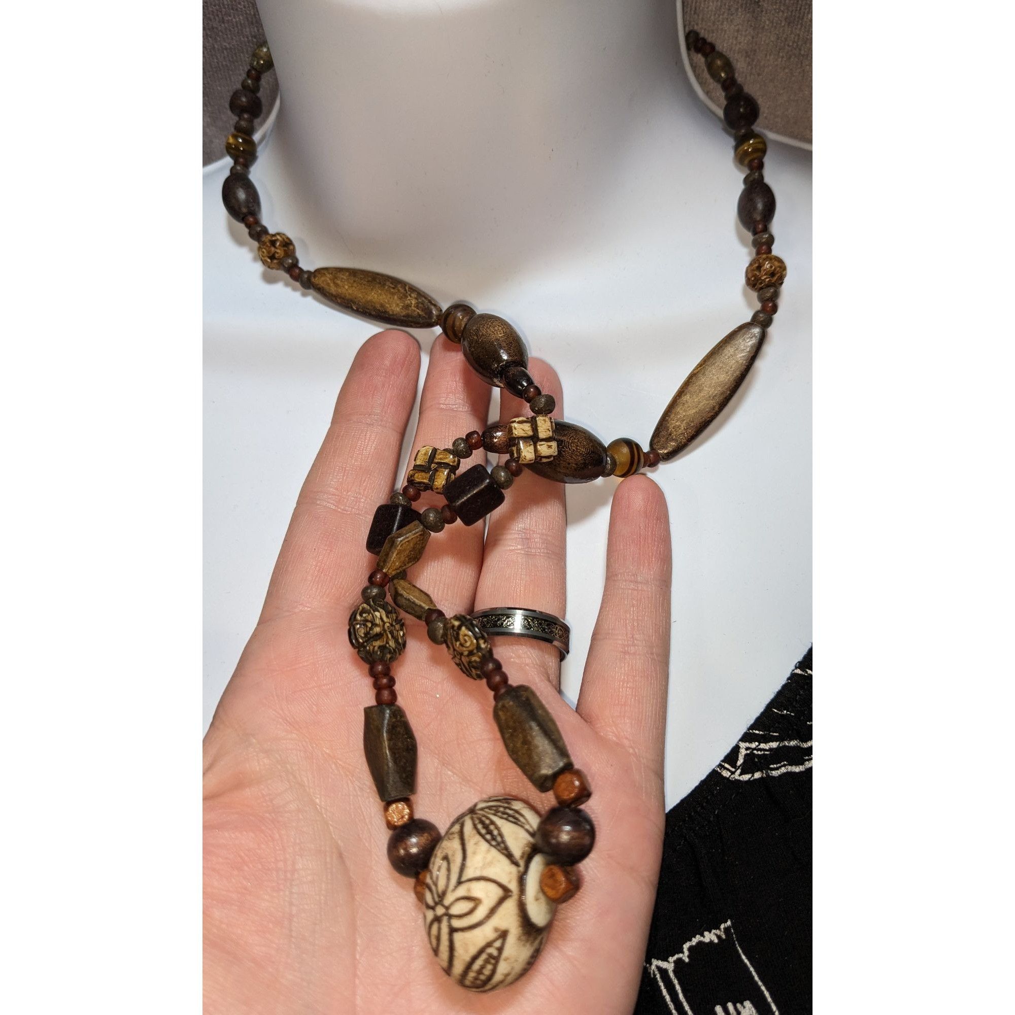 Handmade Vintage Handmade Rustic Beaded Necklace With Carved Floral P Size ONE SIZE - 6 Thumbnail