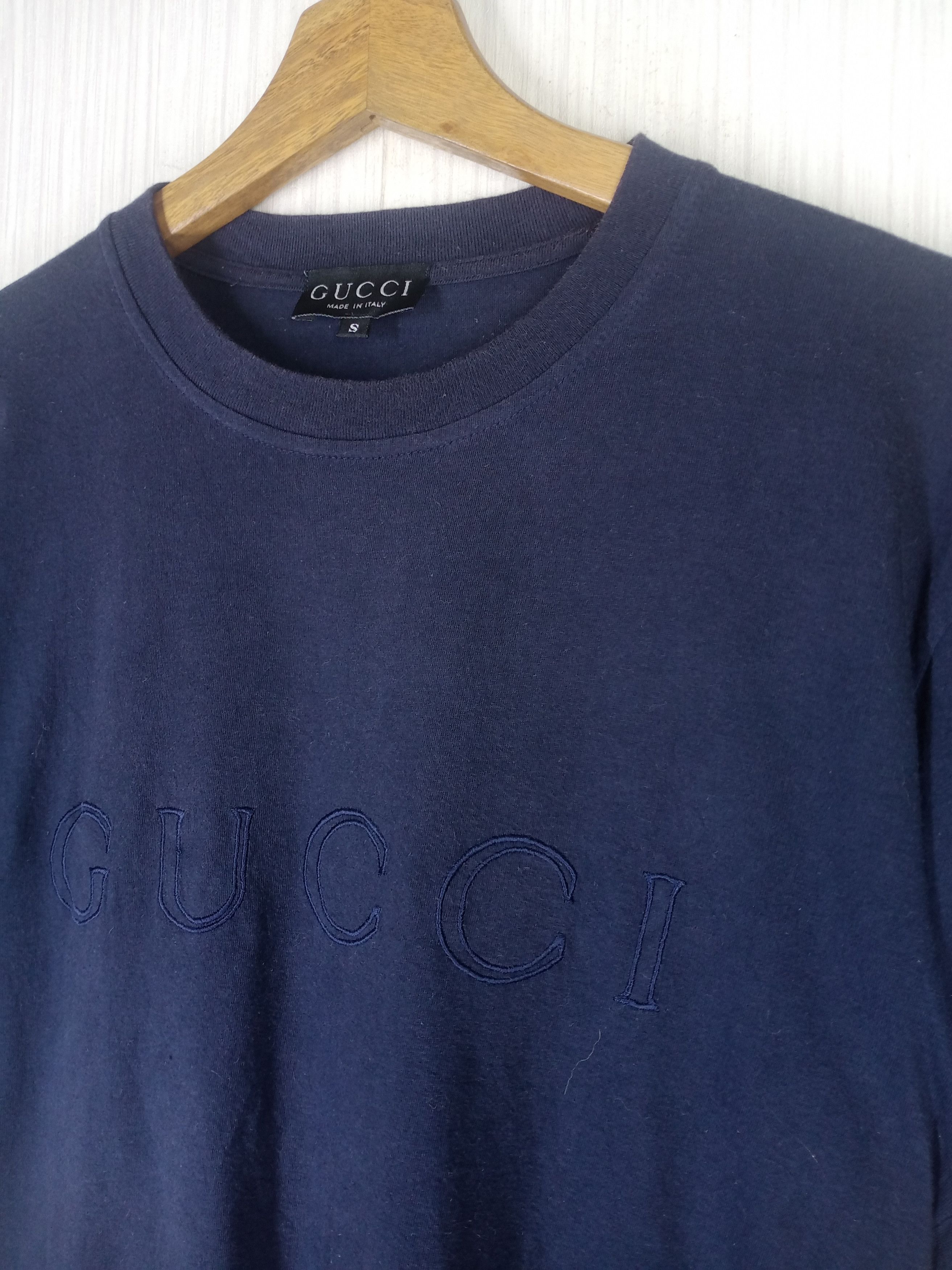 Gucci Rare Vintage Gucci Embroidery Spell Out Logo Tee Size US S / EU 44-46 / 1 - 4 Thumbnail