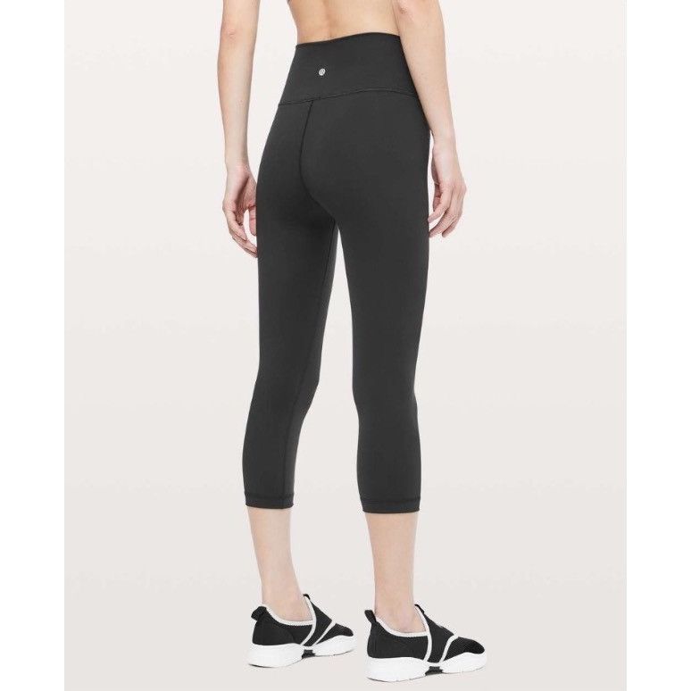 Lululemon Lululemon Wunder Under Crop (Hi-Rise) *Full-On Luxtreme 21" Size 26" / US 2 / IT 38 - 1 Thumbnail
