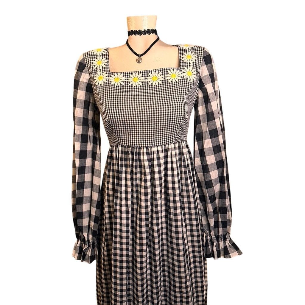Homemade Vintage Homemade Long Sleeve Gingham Daisy Maxi Dress Size S / US 4 / IT 40 - 2 Thumbnail