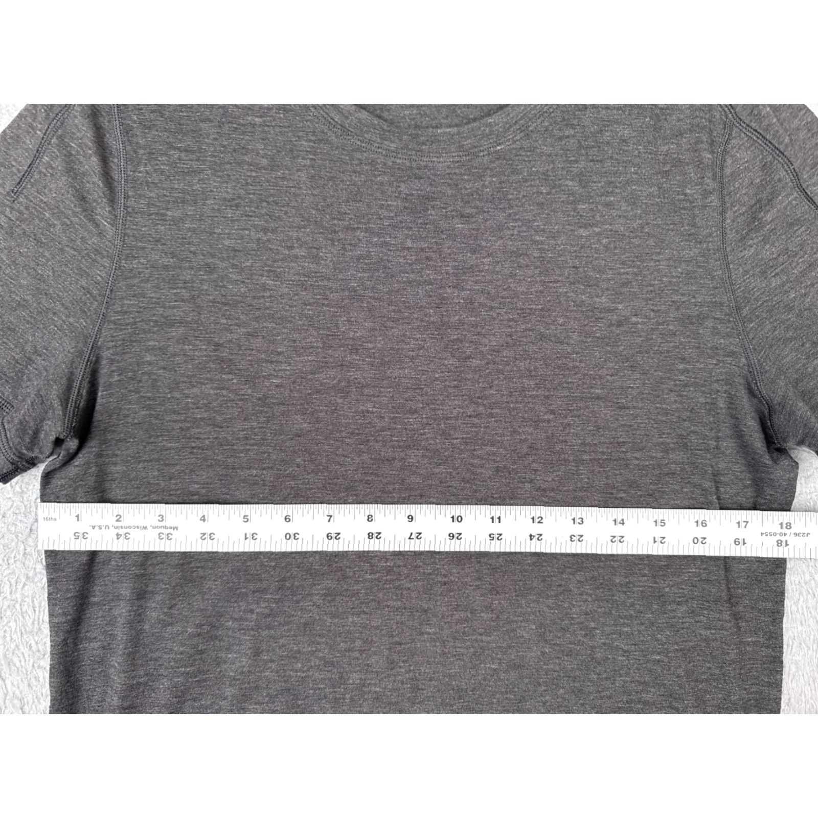 Lululemon Lululemon Shirt Men Small Gray Heather White Short Sleeve Crew Neck Gym Casual Size US S / EU 44-46 / 1 - 7 Thumbnail
