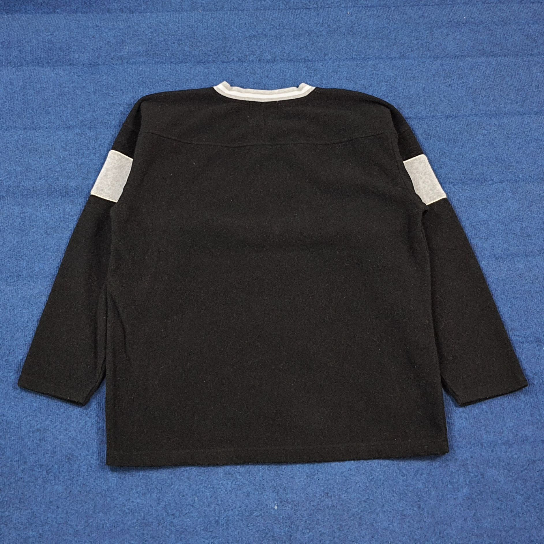 NFL 90s Vintage Oakland Raiders NFL Goldwin Sweatshirt C292N22 Size US XL / EU 56 / 4 - 3 Thumbnail