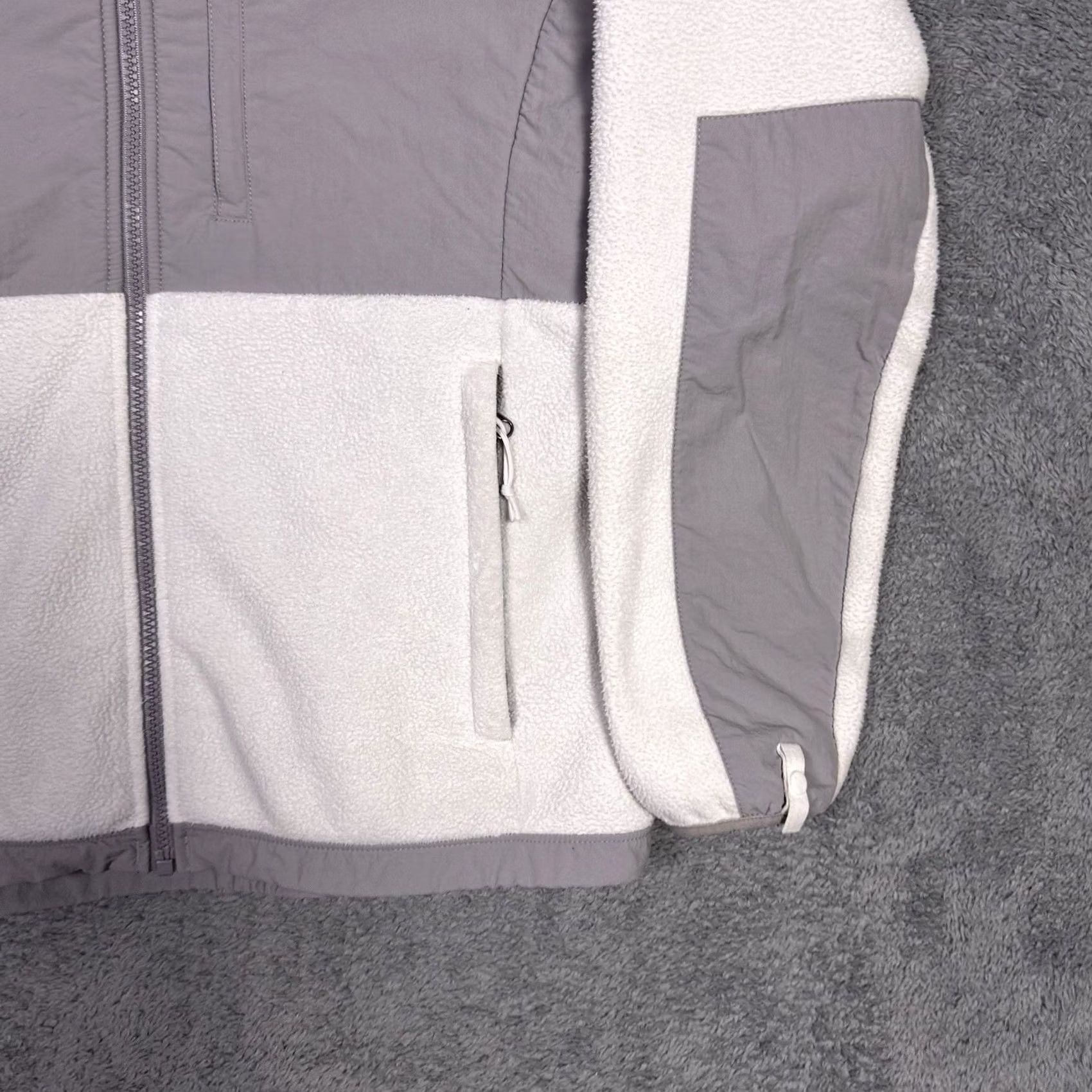 The North Face VINTAGE The North Face Denali Jacket Women L Polartec Fleece White Full Zip Y2K Size L / US 10 / IT 46 - 2 Thumbnail